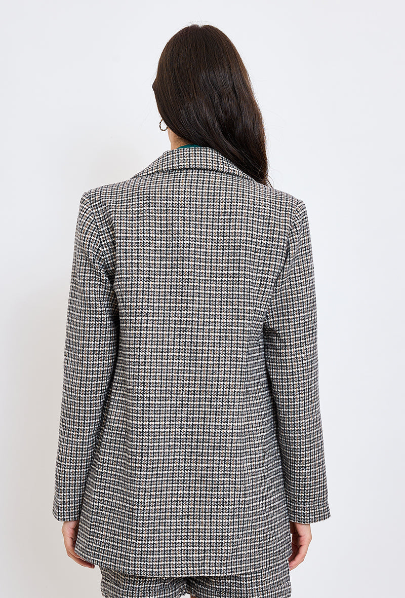 blazer à carreaux, fermeture à 2 boutons, poignets à boutons, col à revers, ensemble veste short