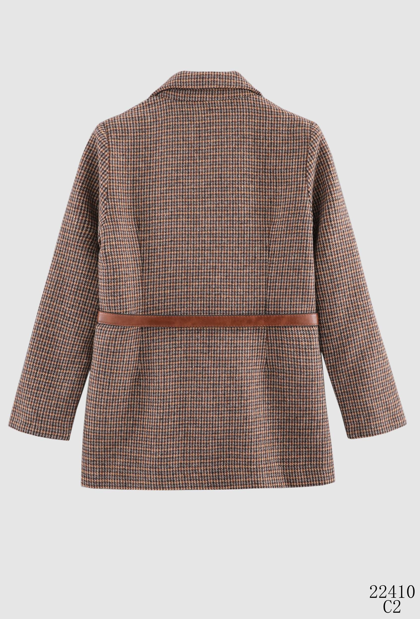 blazer à carreaux, fermeture à 2 boutons, poignets à boutons, col à revers, ensemble veste short, ceinture à la taille