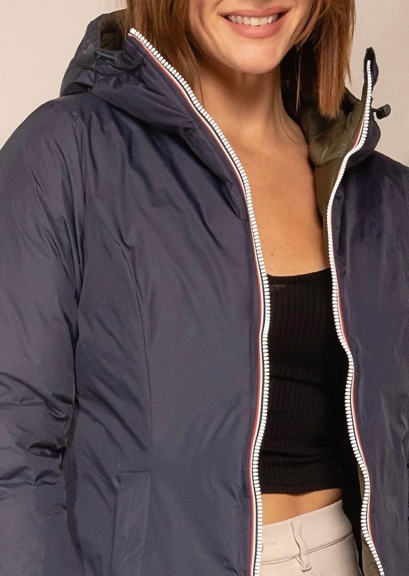 Doudoune SIXTINE Escandelle – tissu imperméable marine, toucher doux et imperméable.
#couleur_marine