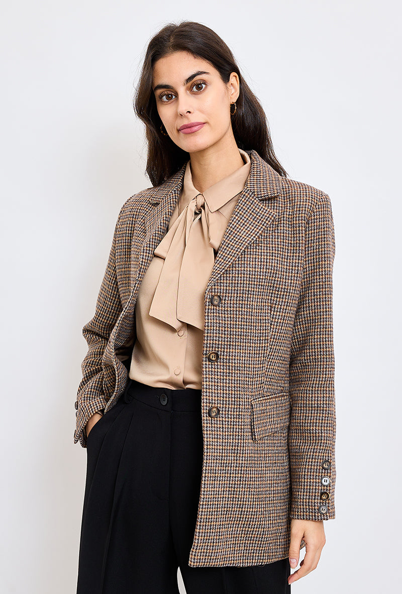 blazer à carreaux, fermeture à 2 boutons, poignets à boutons, col à revers, ensemble veste short