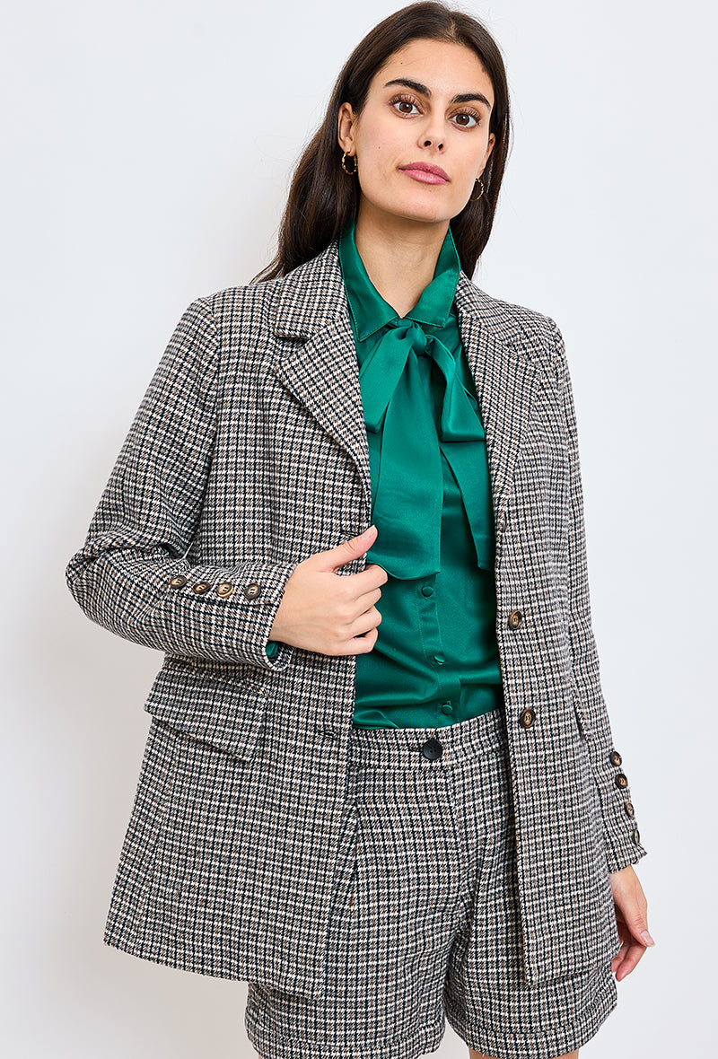 blazer à carreaux, fermeture à 2 boutons, poignets à boutons, col à revers, ensemble veste short