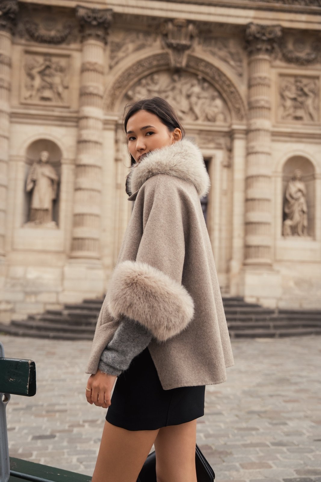 ISOLA - Cape Beige - Escandelle (Vue de profil gauche)