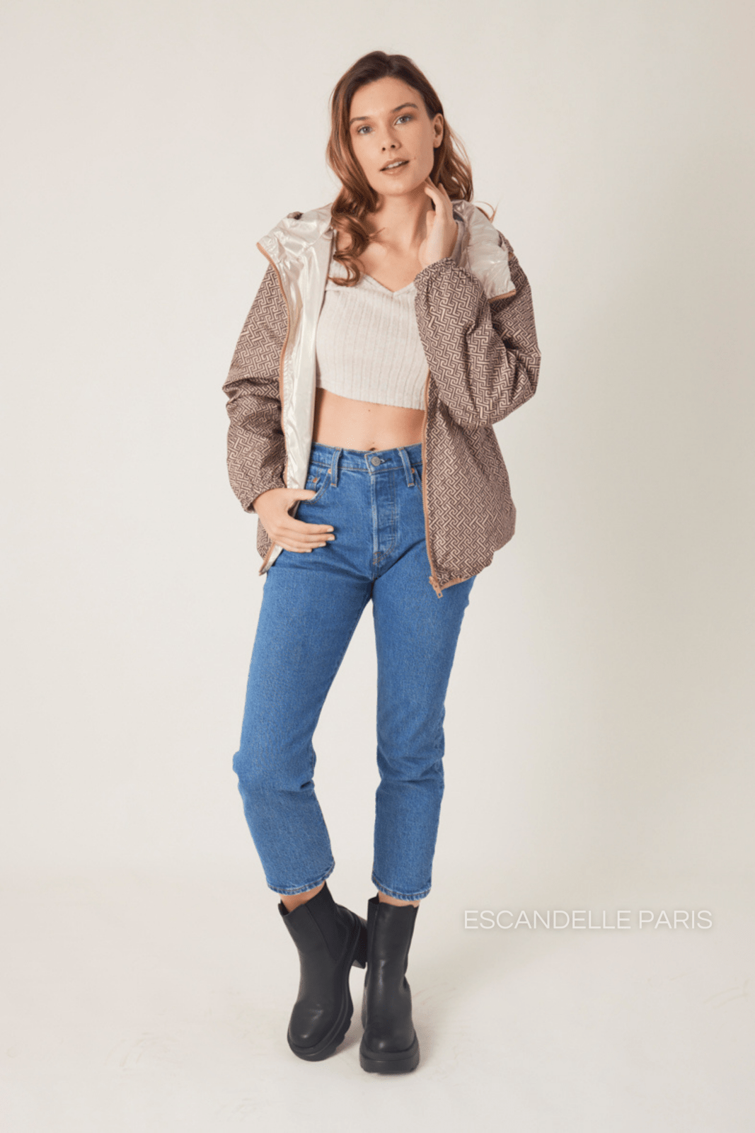 LILOU - Parka Taupe - Escandelle (Vue de face - silhouette entière) 
#couleur_taupe