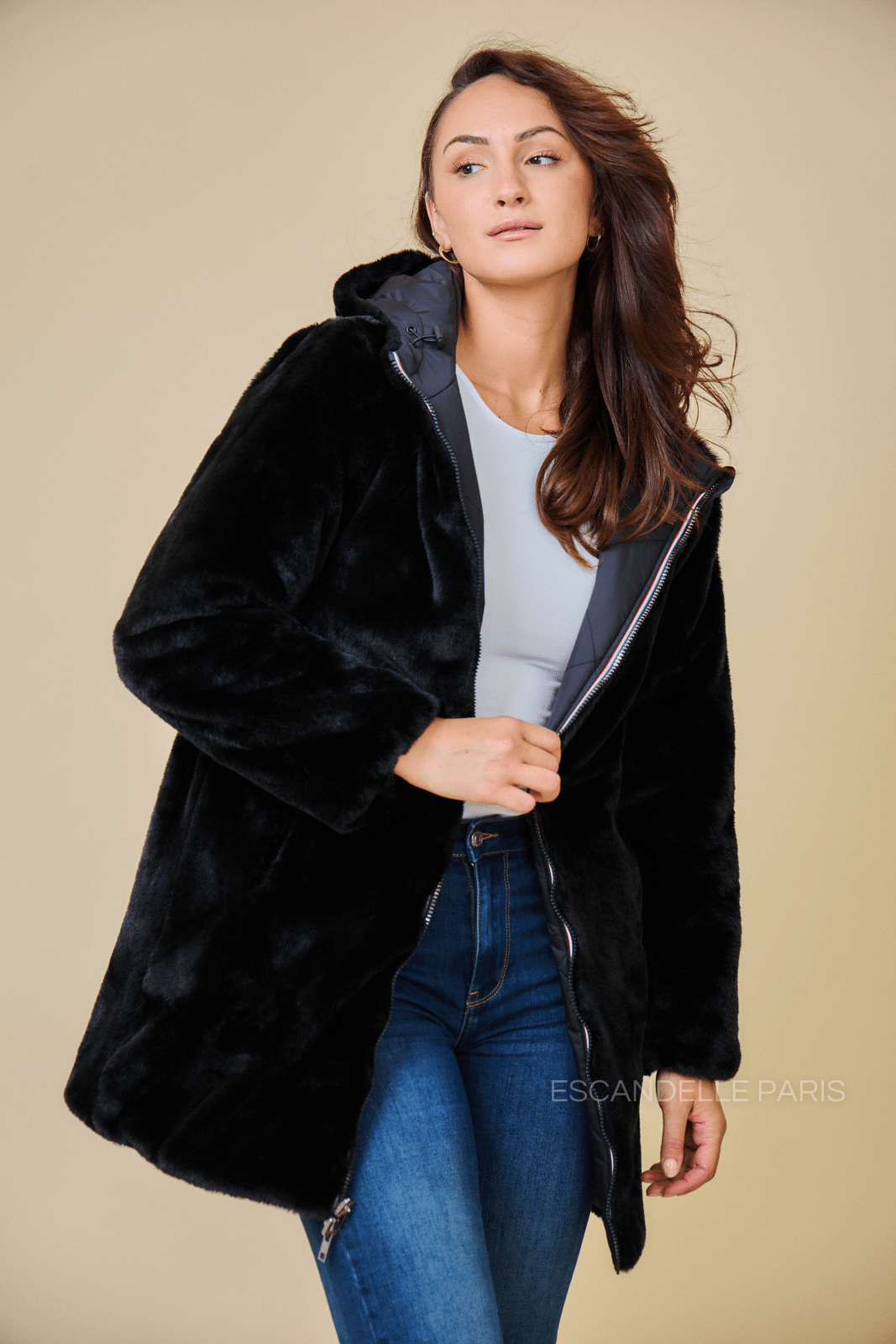 GEMMA - Parka Noir - Escandelle (Vue de face - portrait - côté réversible fourrée) 
#couleur_noir