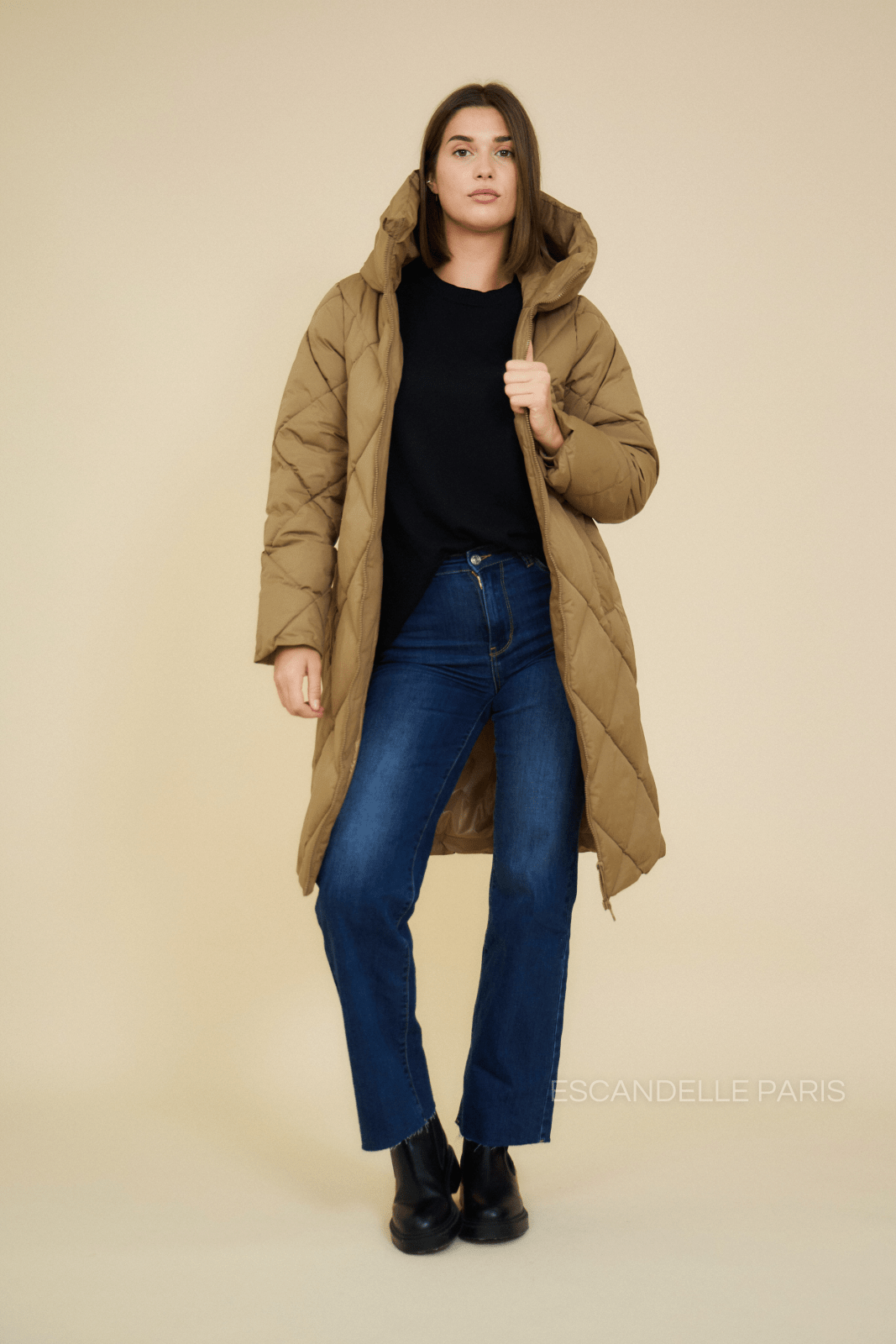 CAMERON - Doudoune Taupe - Escandelle (Vue de face - silhouette entière) 
#couleur_taupe