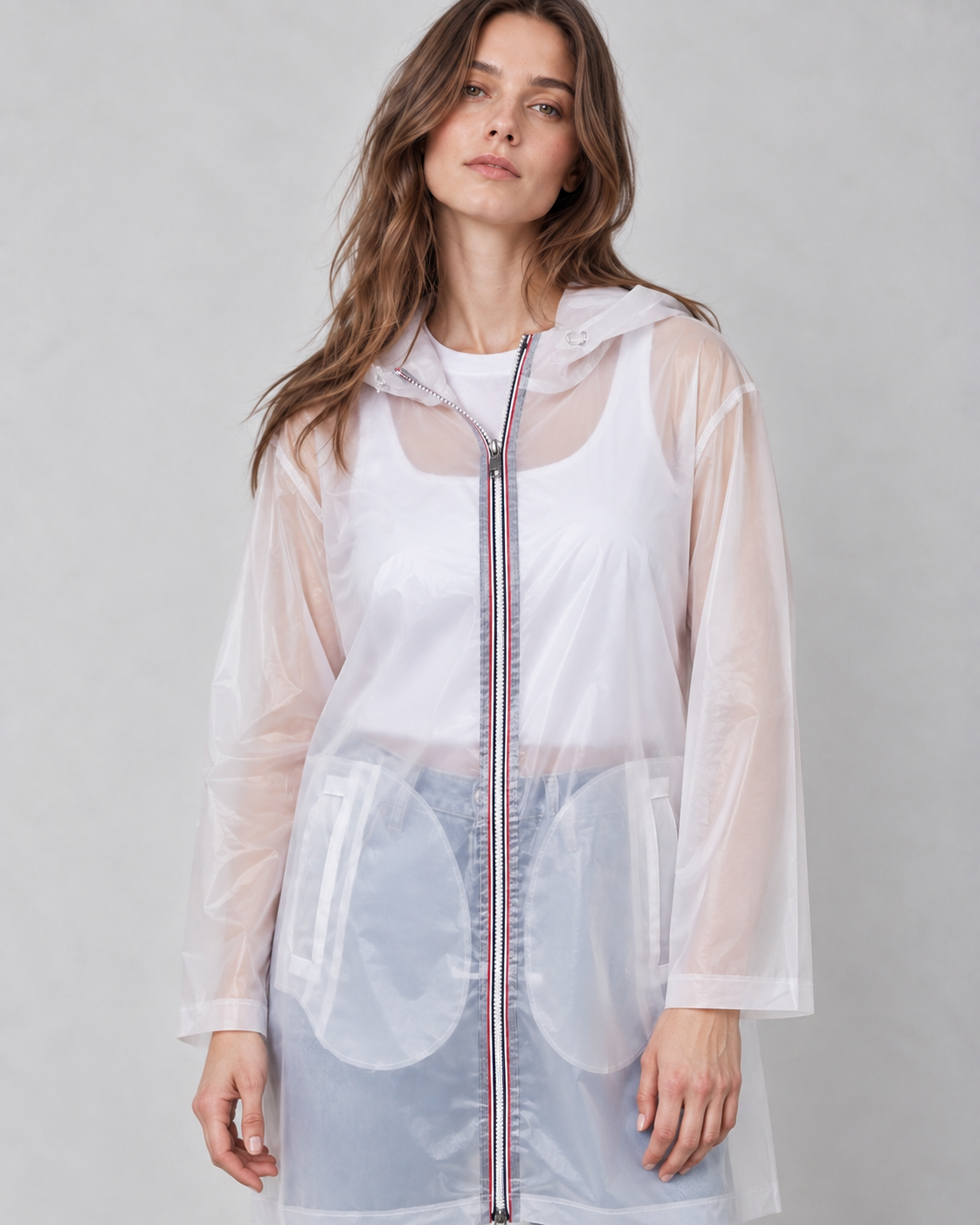 AURA imperméable long semi-transparent à capuche zip tricolore blanc femme - Escandelle Paris (face)
#couleur_blanc