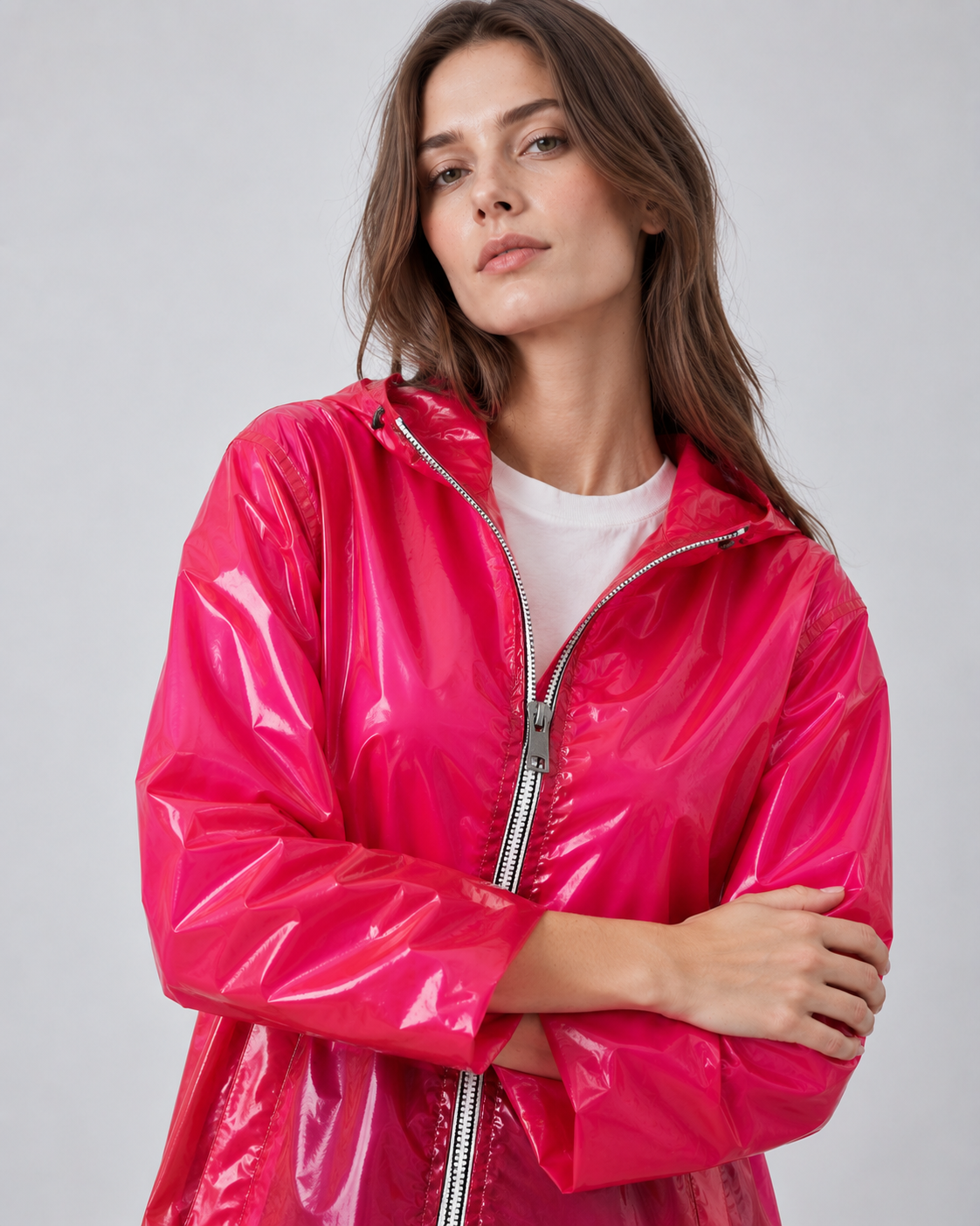 AURA imperméable long semi-transparent à capuche zip tricolore fuchsia femme - Escandelle Paris (portrait)
#couleur_fuchsia