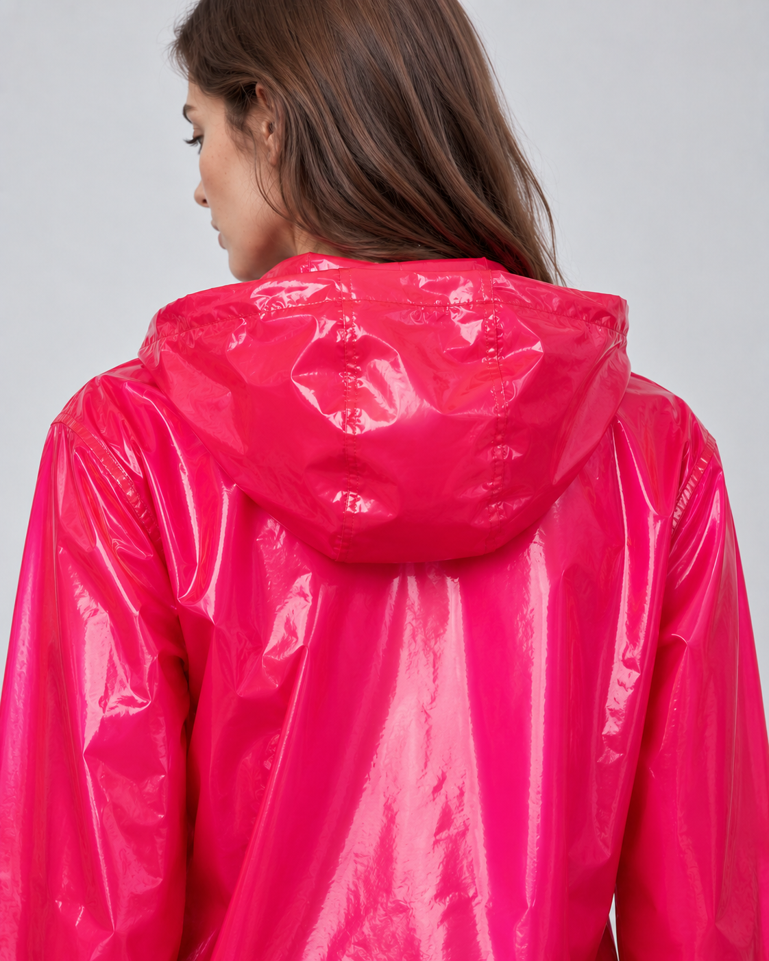 AURA imperméable long semi-transparent à capuche zip tricolore fuchsia femme - Escandelle Paris (dos capuche)
#couleur_fuchsia