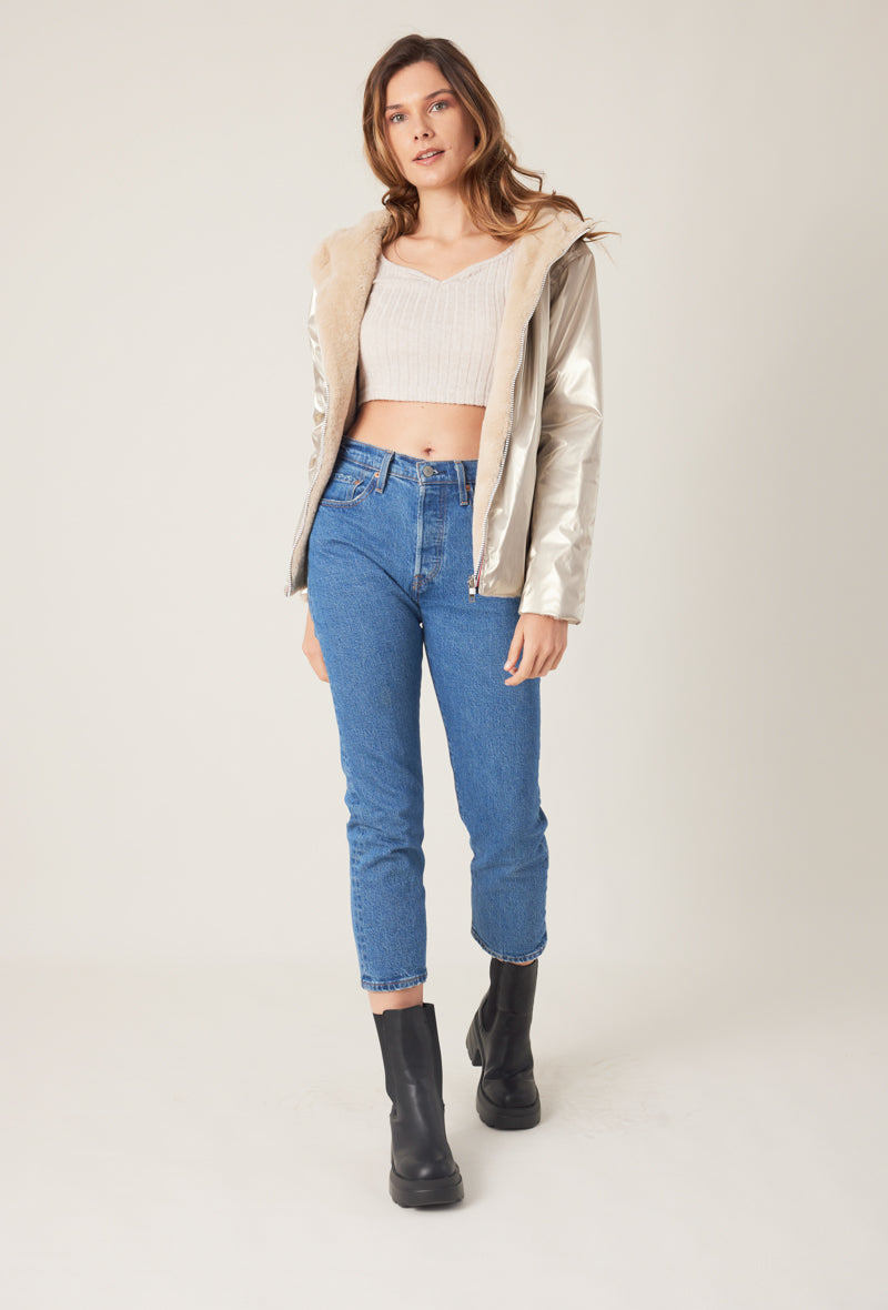 Parka ANGELE Escandelle – parka courte réversible or, look casual chic parfait pour la mi-saison et l’hiver.
#couleur_or