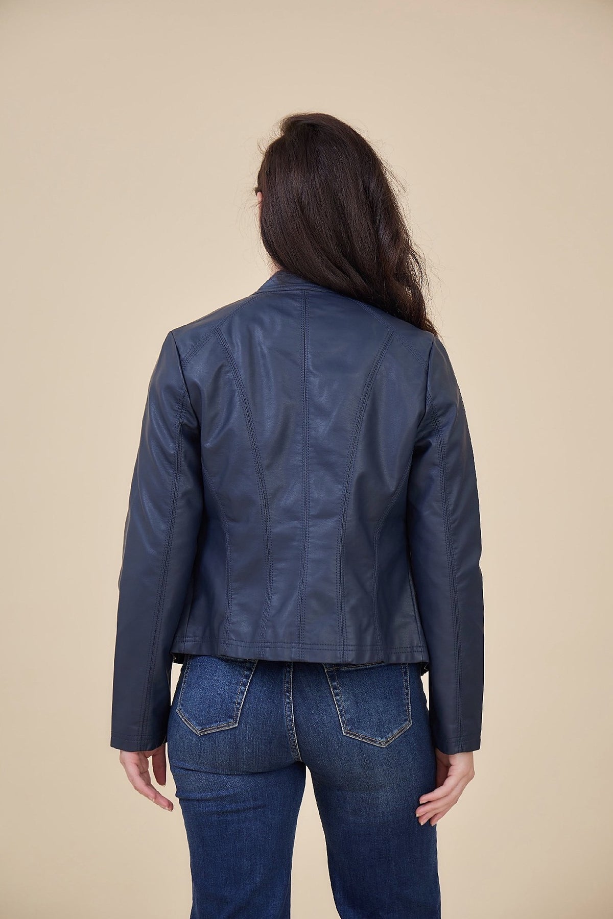 MELOÉ veste courte similicuir col montant zippée marine femme - Escandelle Paris (dos)
#couleur_marine