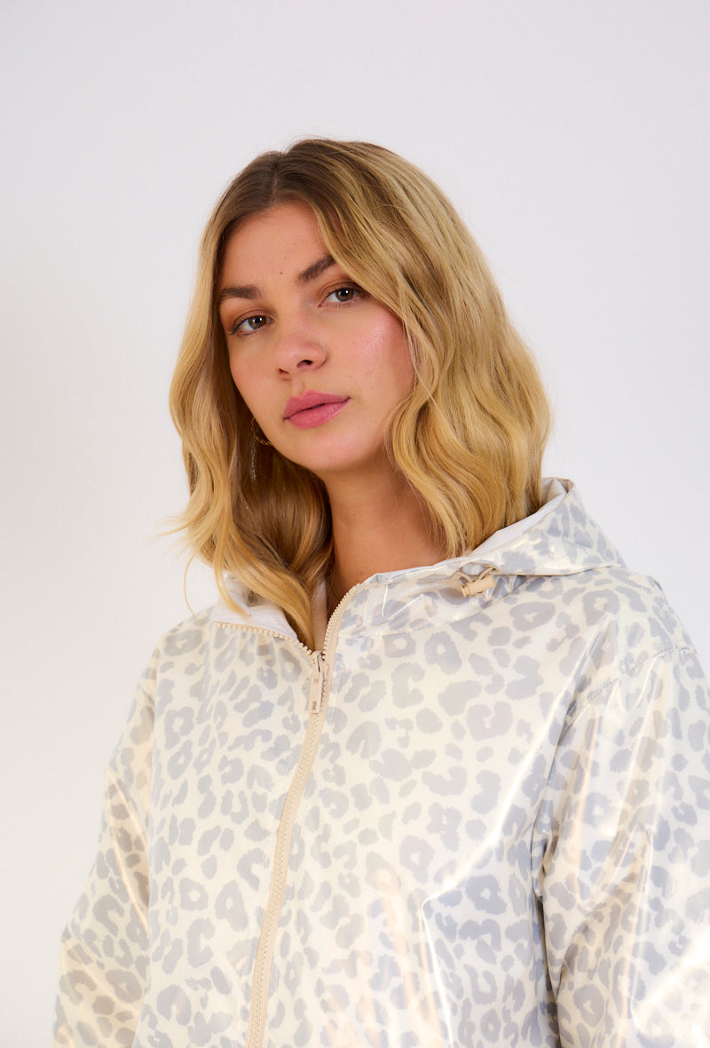 Manteau réversible style ciré mode argent zoom motif léopard