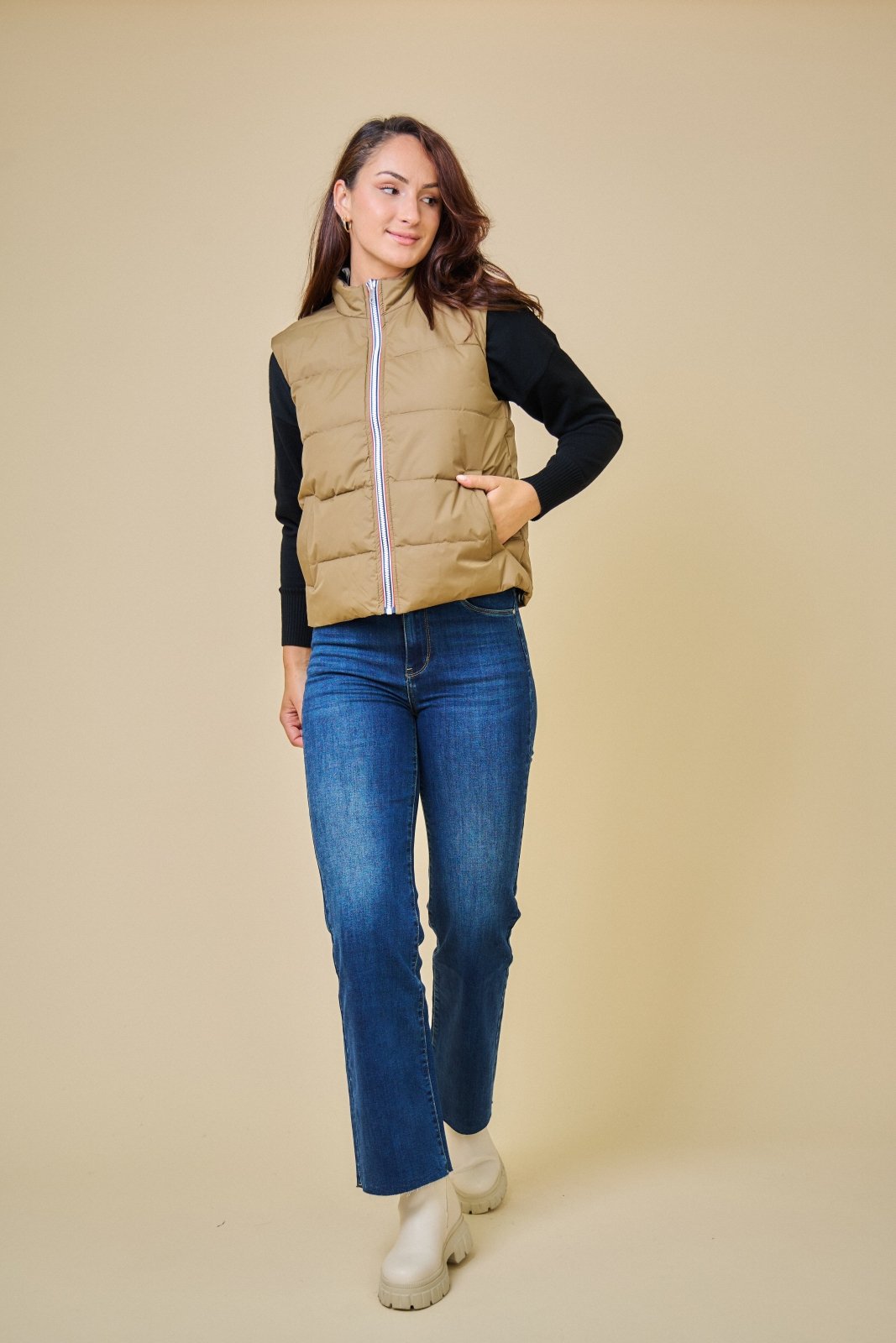 LUNA - Doudoune Taupe - Escandelle (Vue de face - silhouette entière - doudoune réversible zip fermé) 
#couleur_taupe