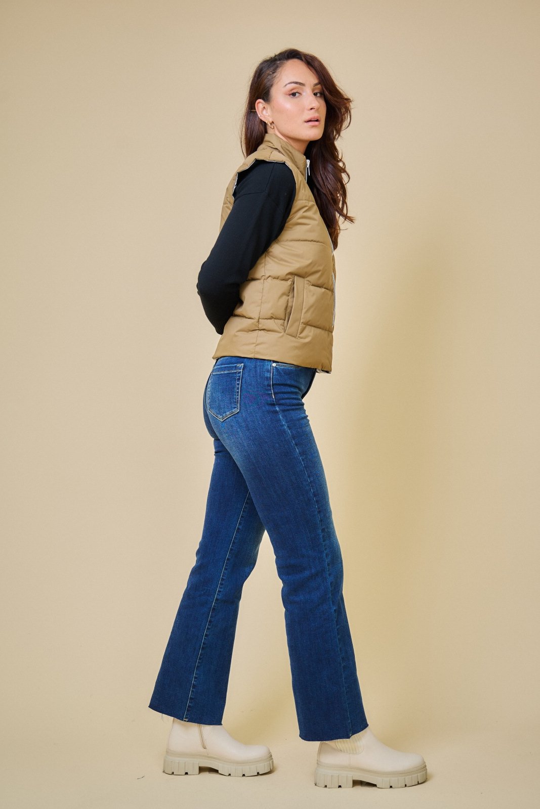 LUNA - Doudoune Taupe - Escandelle (Vue de profil droit)
#couleur_taupe