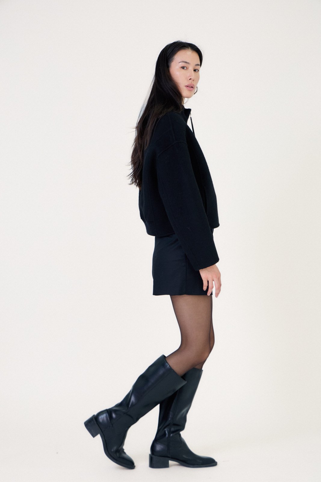 WILLOW - Veste Noir - Escandelle (Vue de profil droit)
#couleur_noir