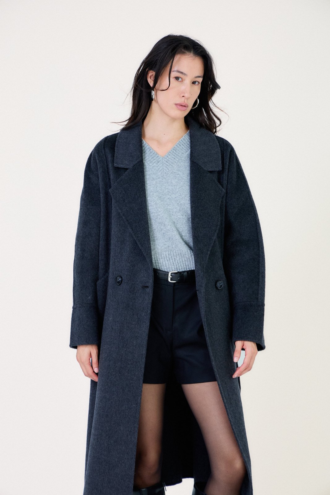 NOELLE - Manteau Gris - Escandelle (Vue de face - portrait) 
#couleur_gris