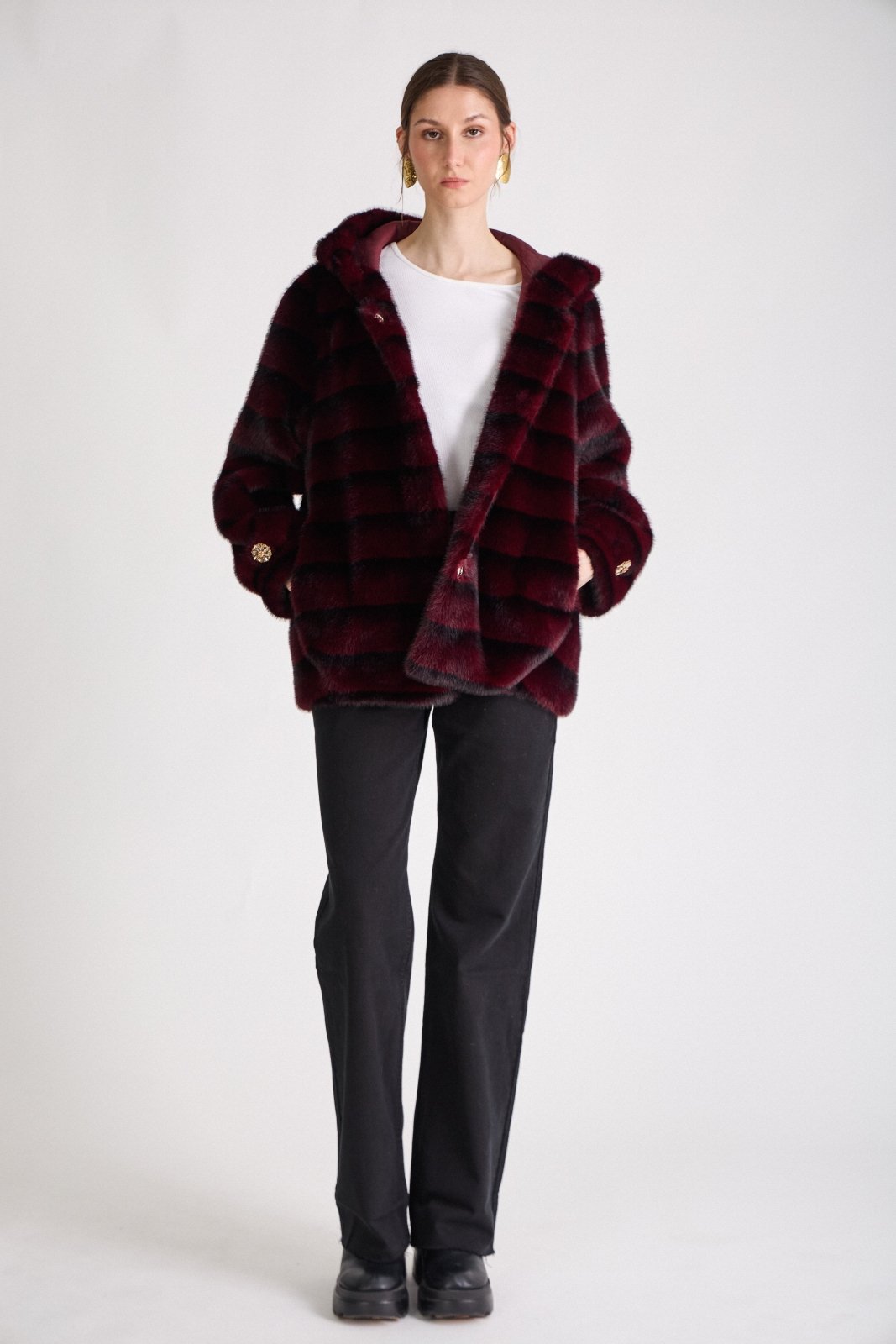 MIRABELLE - Manteau Bordeaux - Escandelle (Vue de face - silhouette entière) 
#couleur_bordeaux