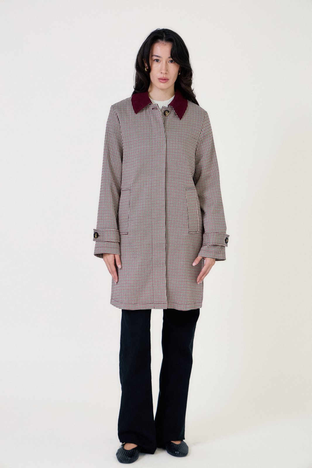 AZURA - Trench Bordeaux - Escandelle (Vue de face - silhouette entière) 
#couleur_bordeaux