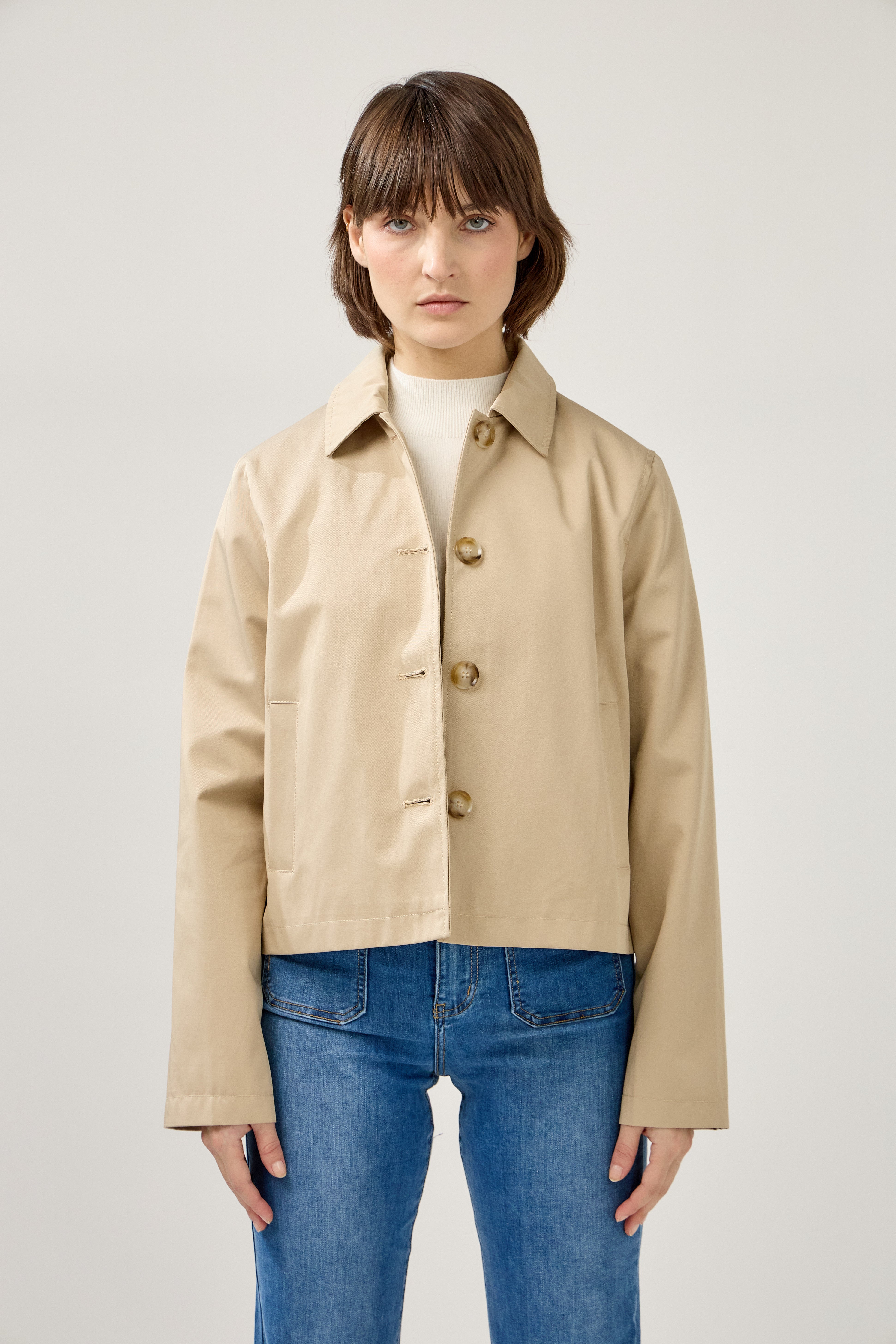 Veste en coton déperlante, doublure à carreaux, col français et fermeture à glissière, poches raglans, devant
#couleur_beige