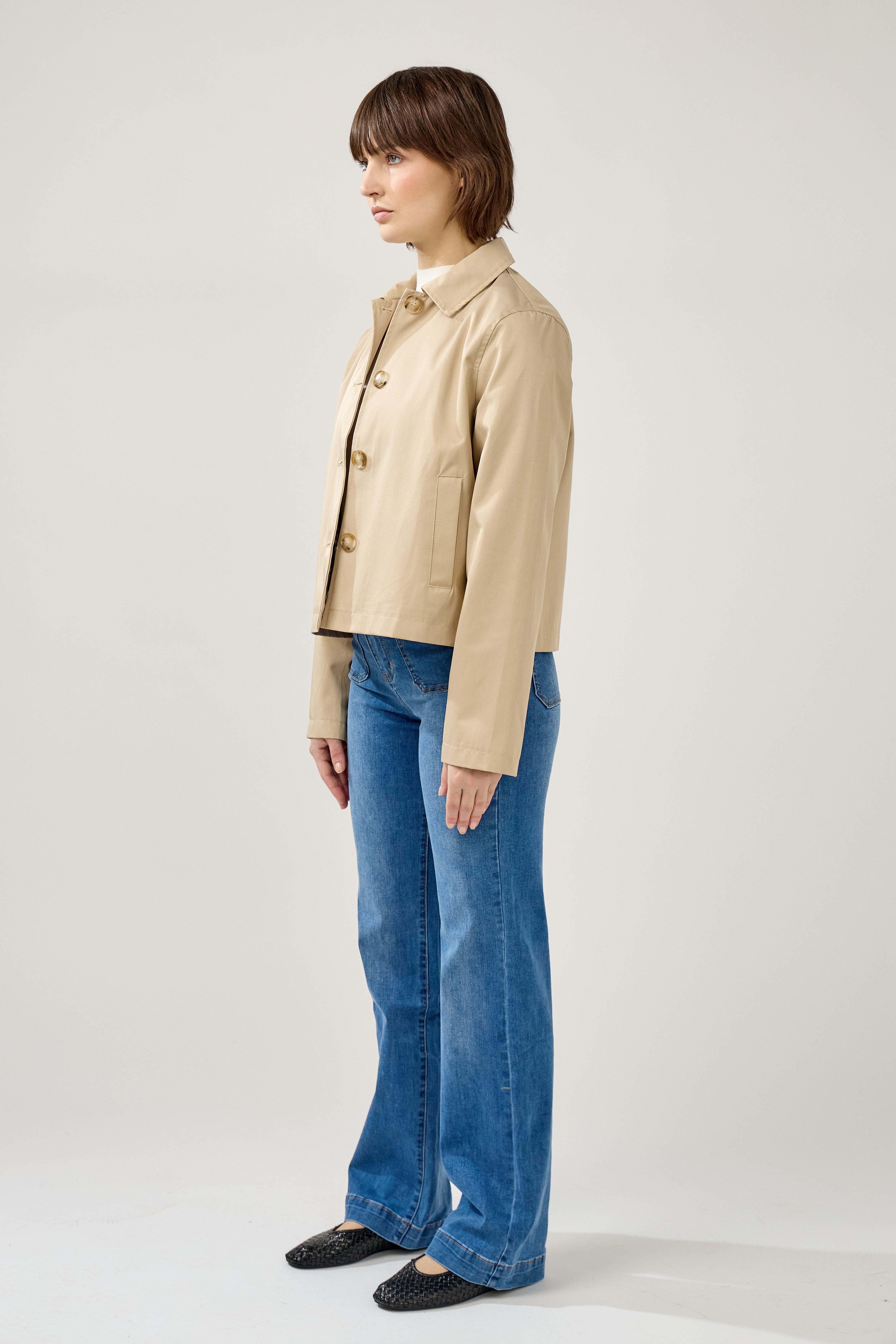 Veste en coton déperlante, doublure à carreaux, col français et fermeture à glissière, poches raglans, côté
#couleur_beige