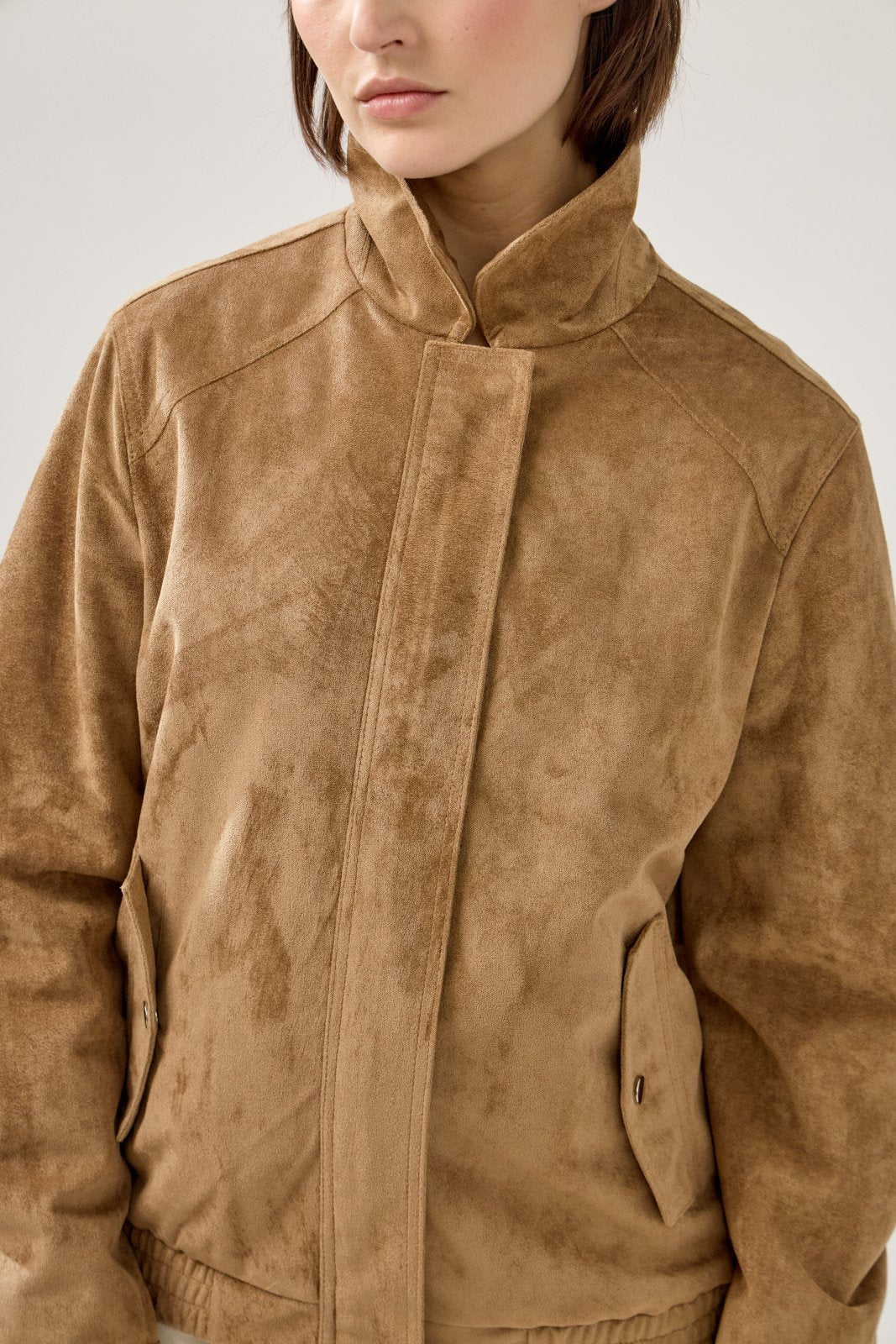 ROSERA - Veste Camel - Escandelle (Gros plan sur les détails et matières)
#couleur_camel