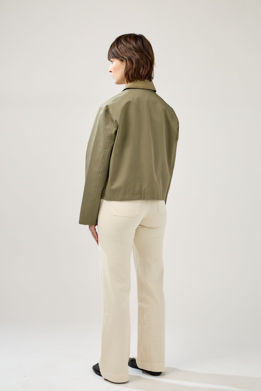 MEVINA - Veste Kaki - Escandelle (Vue de dos)
#couleur_kaki