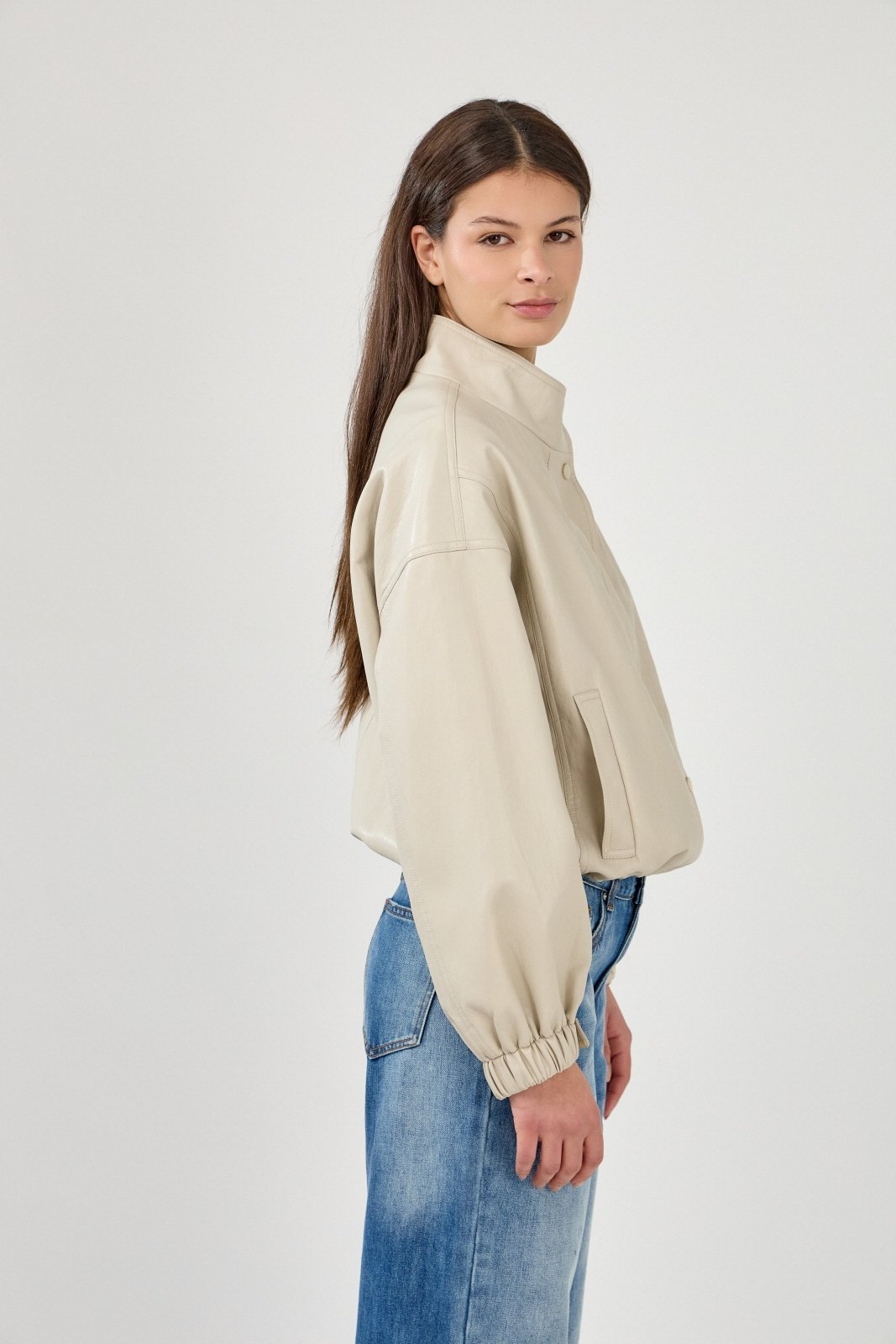 ASTRINA - Veste Beige - Escandelle (Vue de profil droit)
#couleur_beige