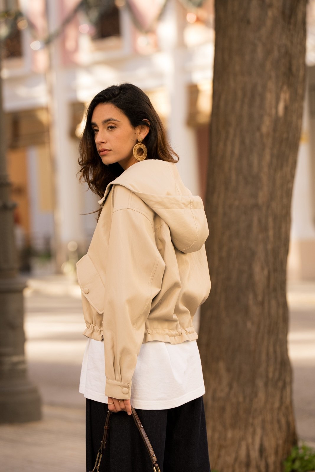 FIORELLE - Veste Beige - Escandelle (Vue de dos)
#couleur_beige