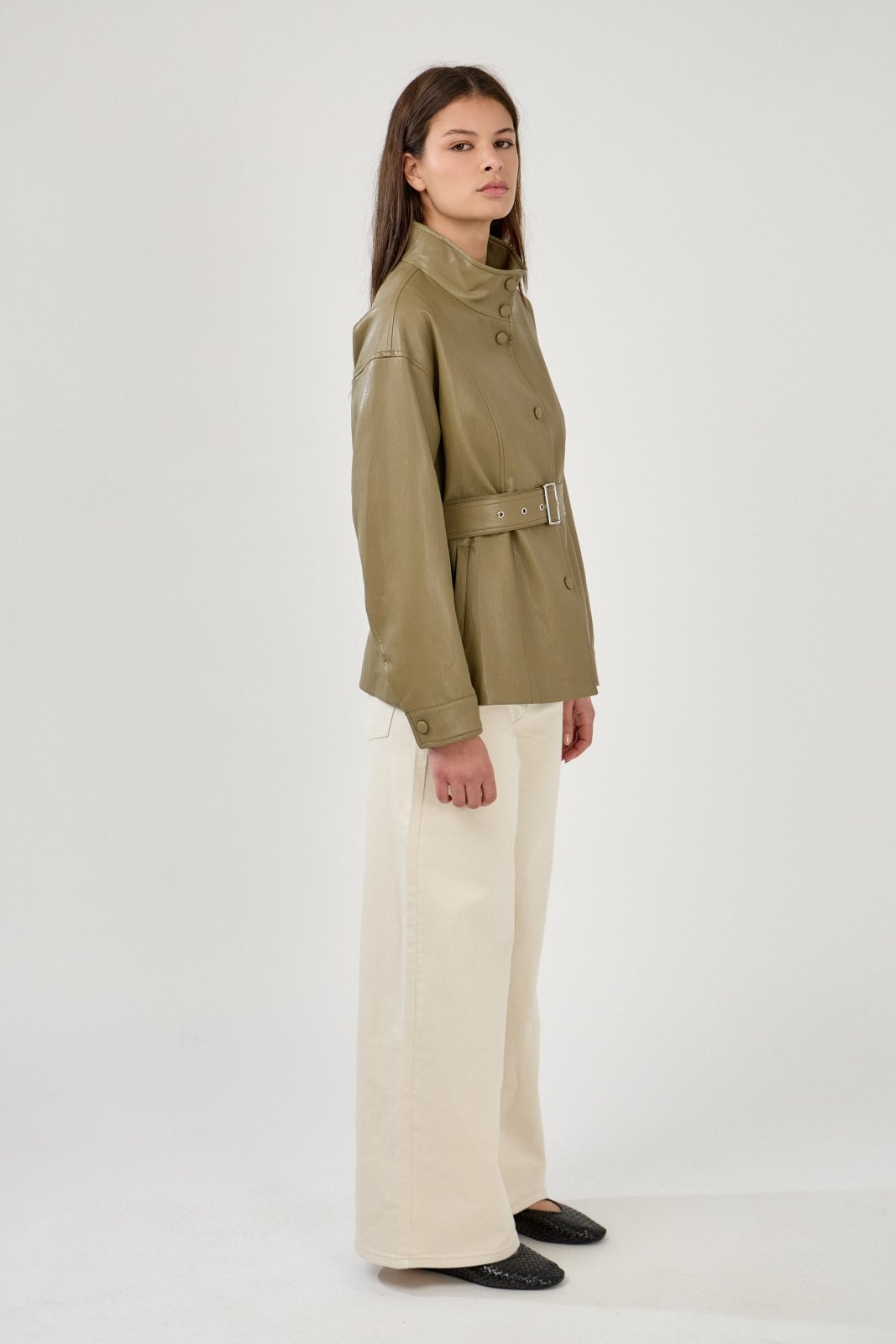 DANELLA - Veste Kaki - Escandelle (Vue de profil droit)
#couleur_kaki