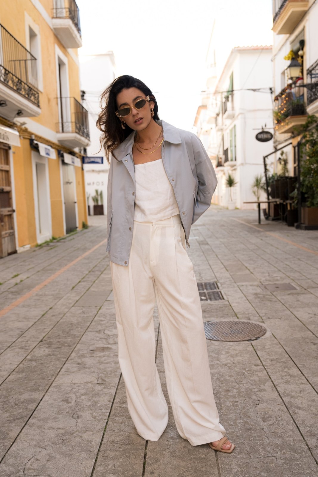 NERISSA - Veste Ciel - Escandelle (Vue de face - silhouette entière) 
#couleur_ciel