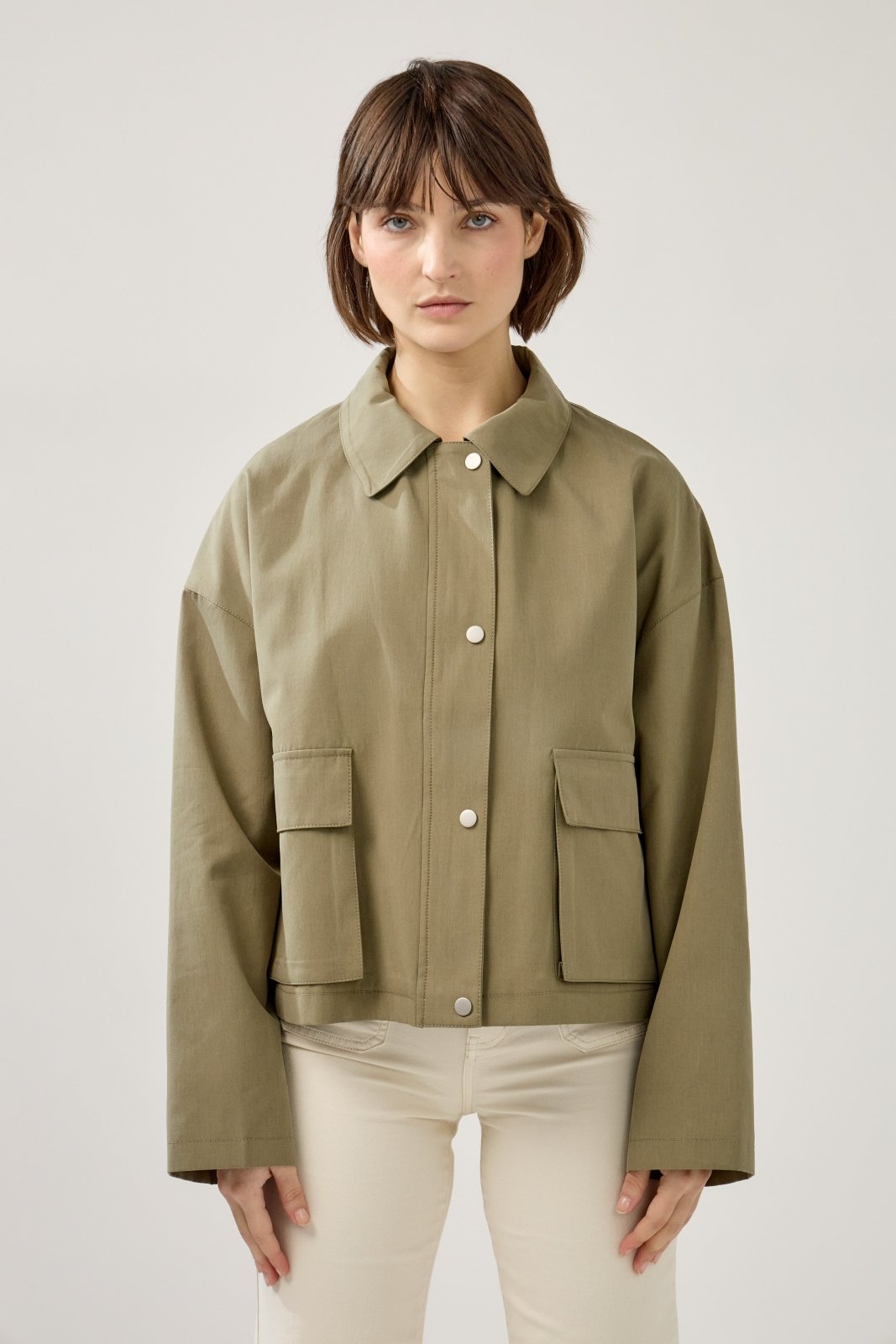 NERISSA - Veste Kaki - Escandelle (Vue de face - portrait) 
#couleur_kaki