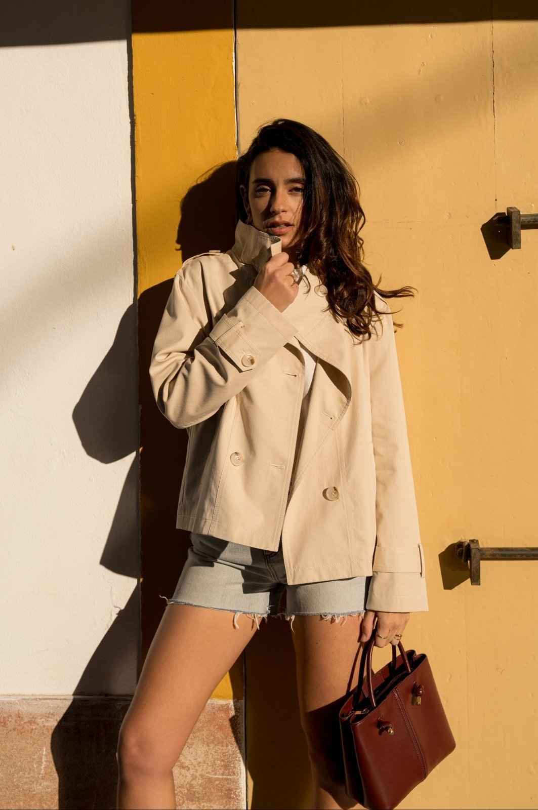 LYNARA - Veste Beige - Escandelle (Vue Portée - Silhouette entière)
#couleur_beige