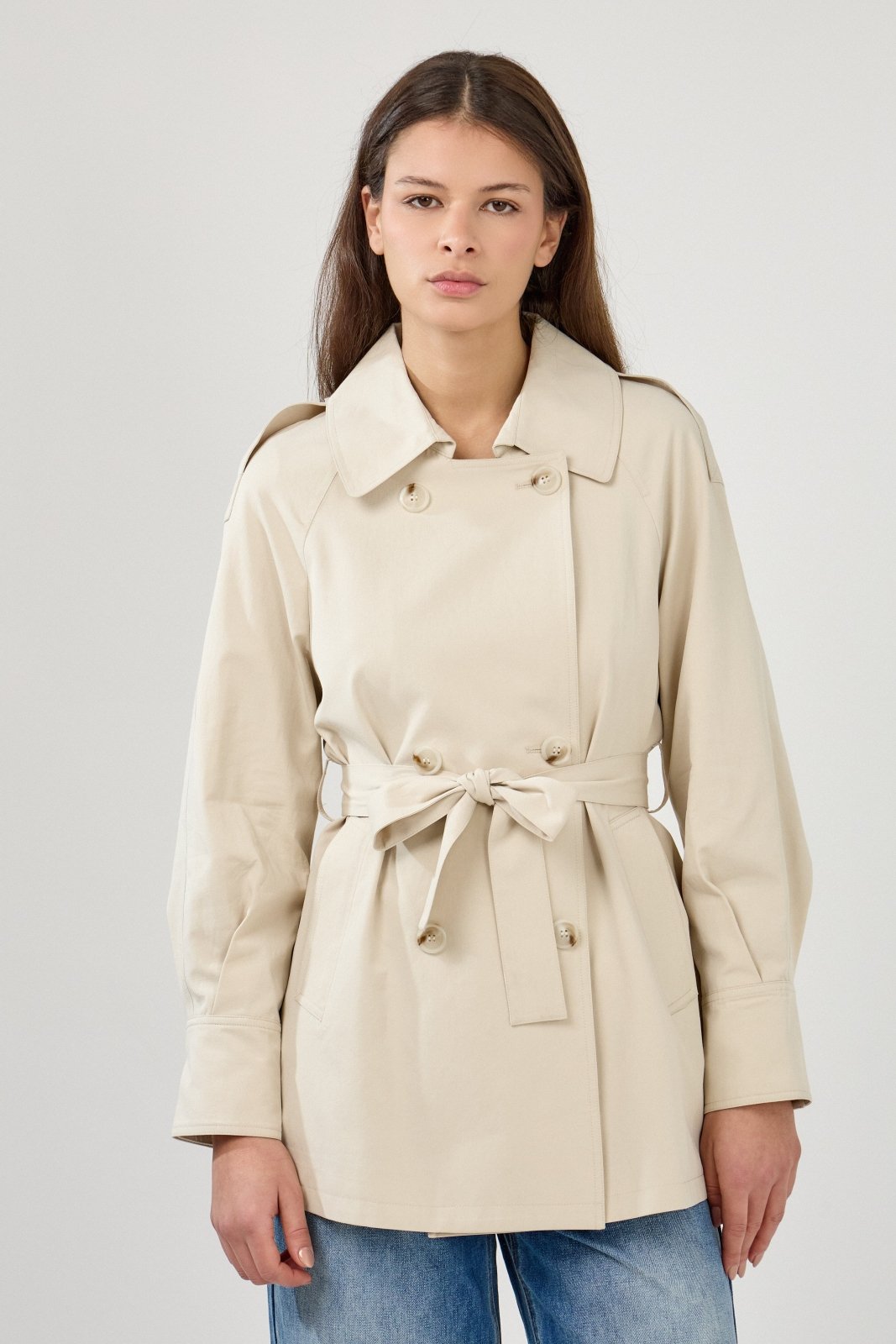 OVELINA - Trench Beige - Escandelle (Vue de face - portrait) 
#couleur_beige