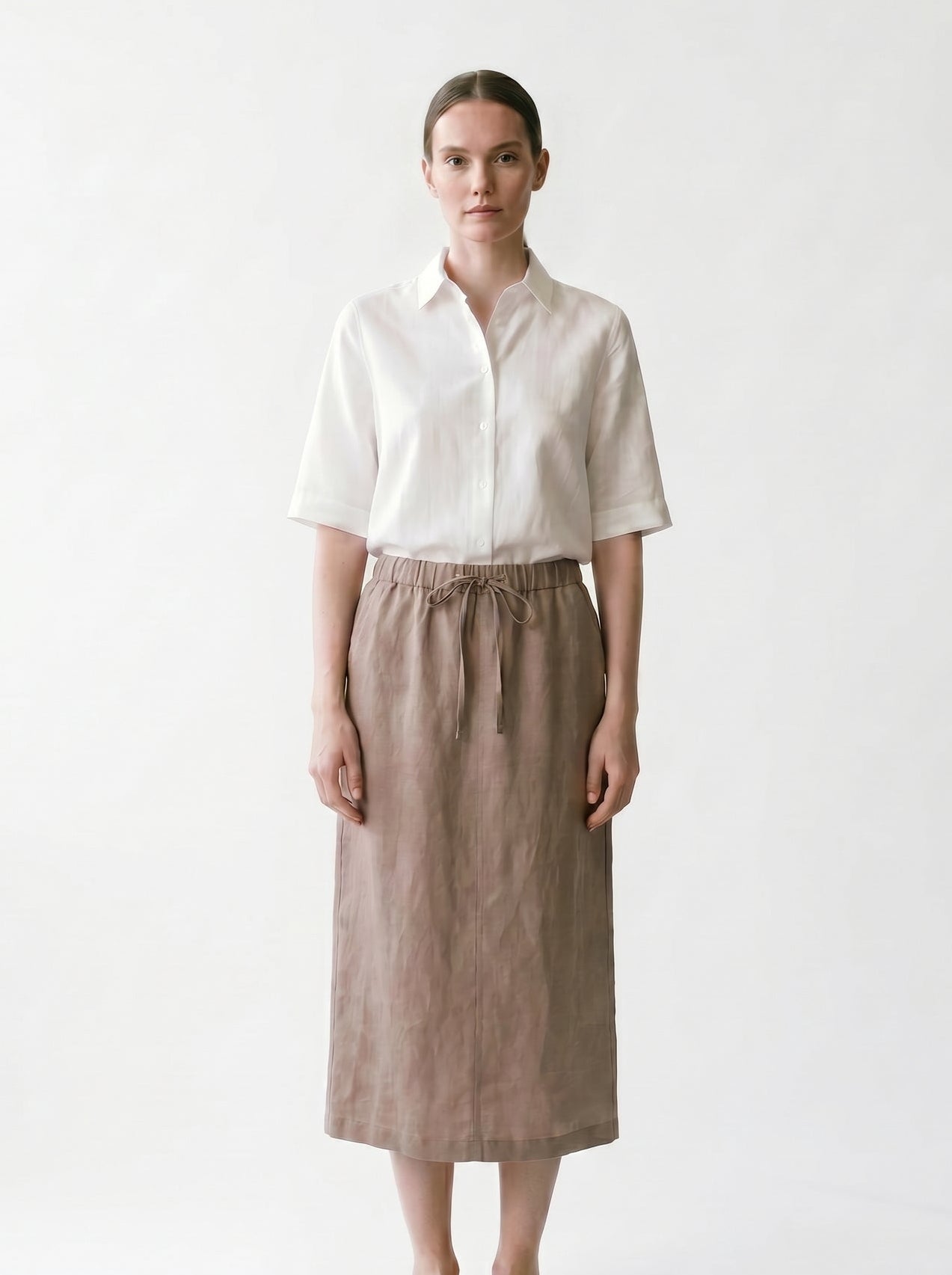 Jupe en lin - Elastique et lacets - Poches - coupe droite - EscandelleParis - Taupe - Devant
#couleur_taupe