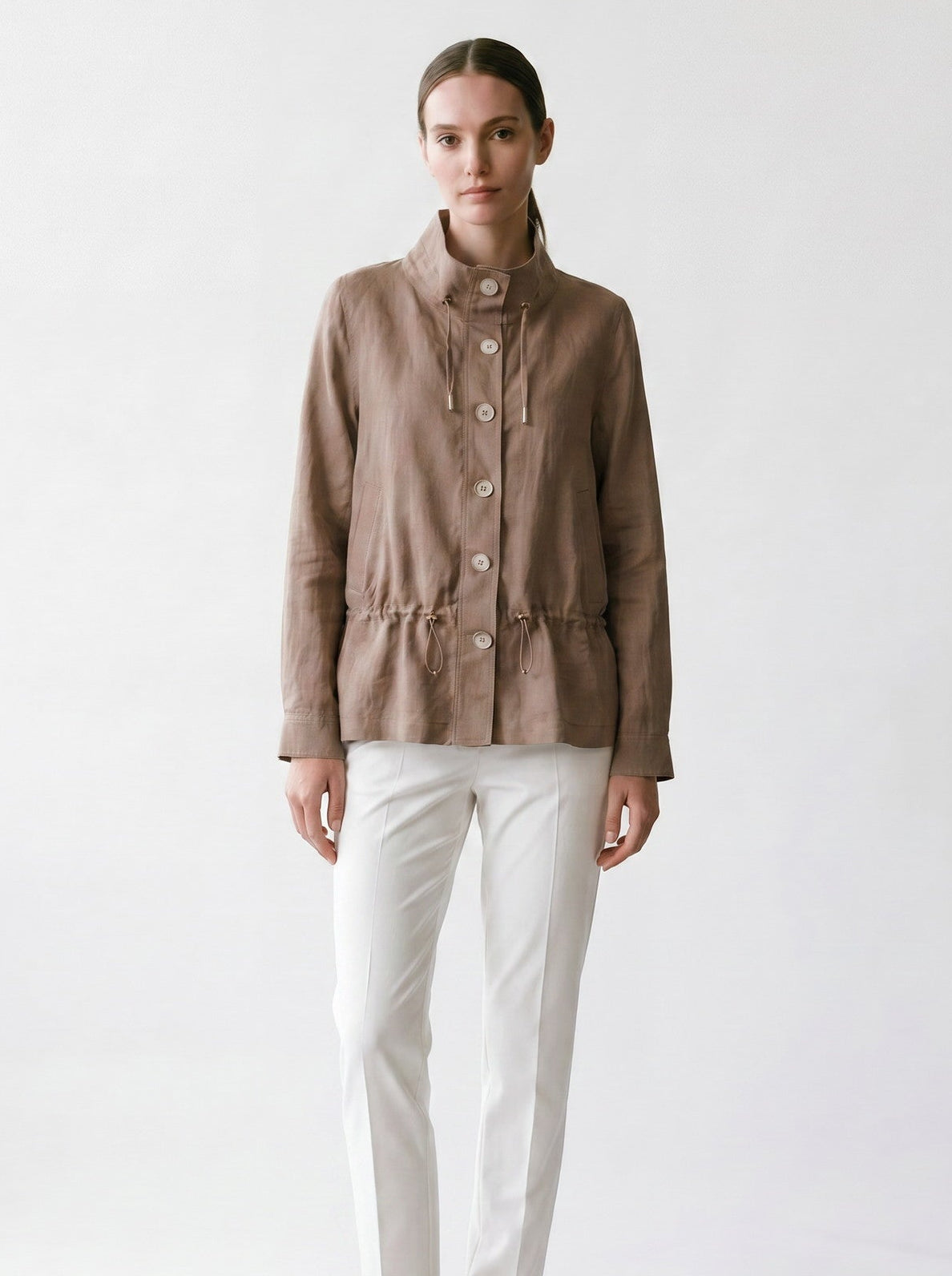 Veste longue à élastique et cordons - col montant - boutonnière devant - EscandelleParis - Taupe - Devant
#couleur_taupe