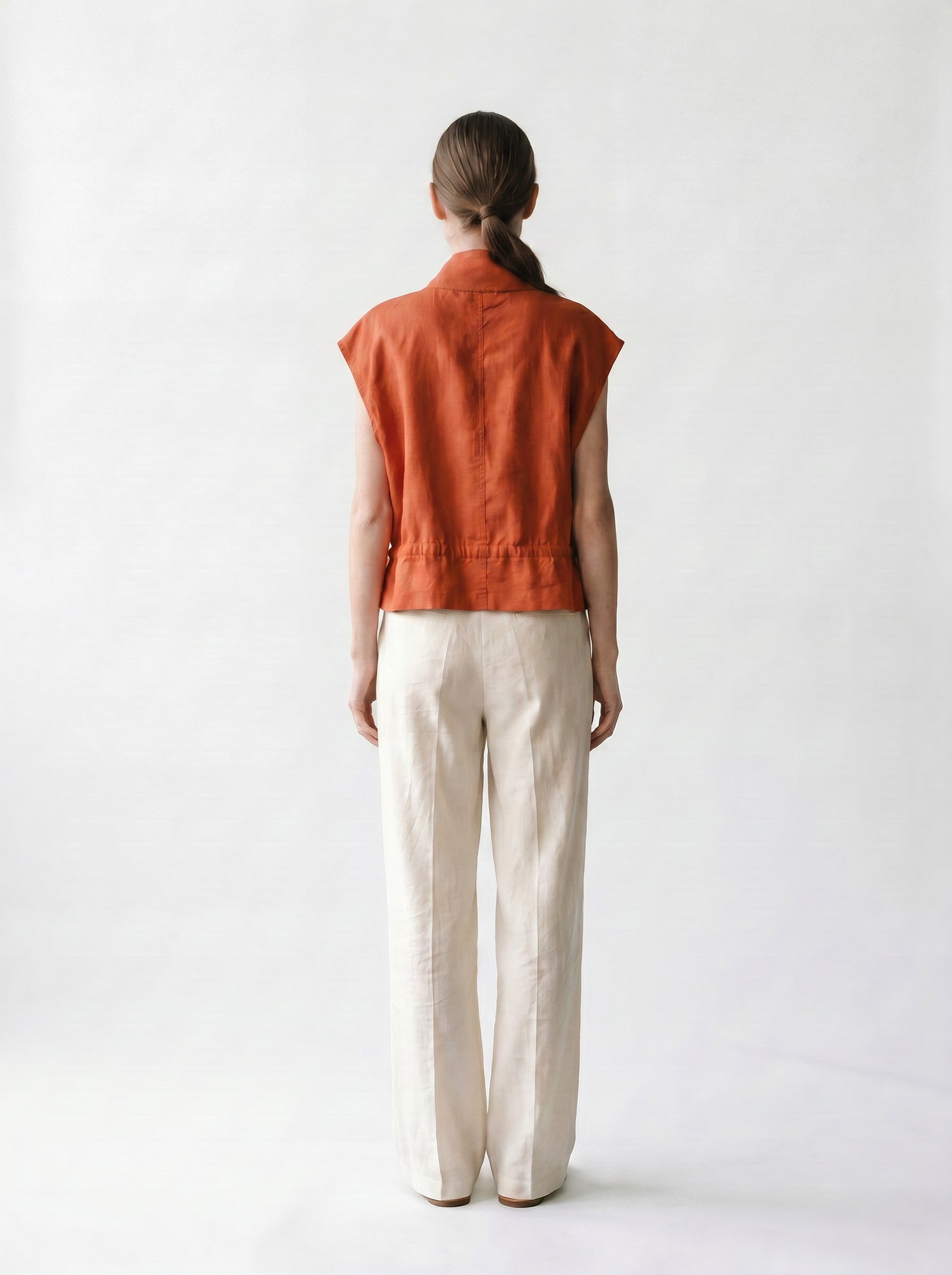 Gilet sans manches - Brique - Col montant et poches - Elastique taille - EscandelleParis - Dos
#couleur_brique