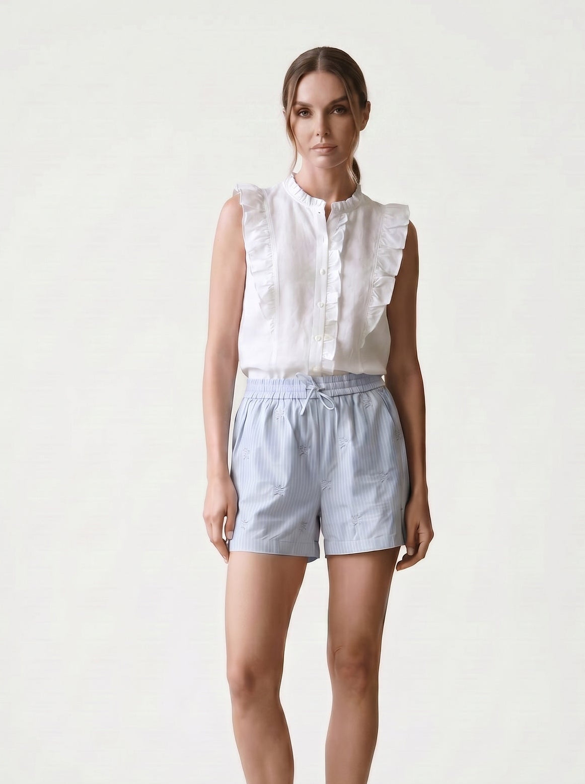 Short rayée - Broderie sequin - Elastique à la taille - EscandelleParis - devant
#couleur_bleu