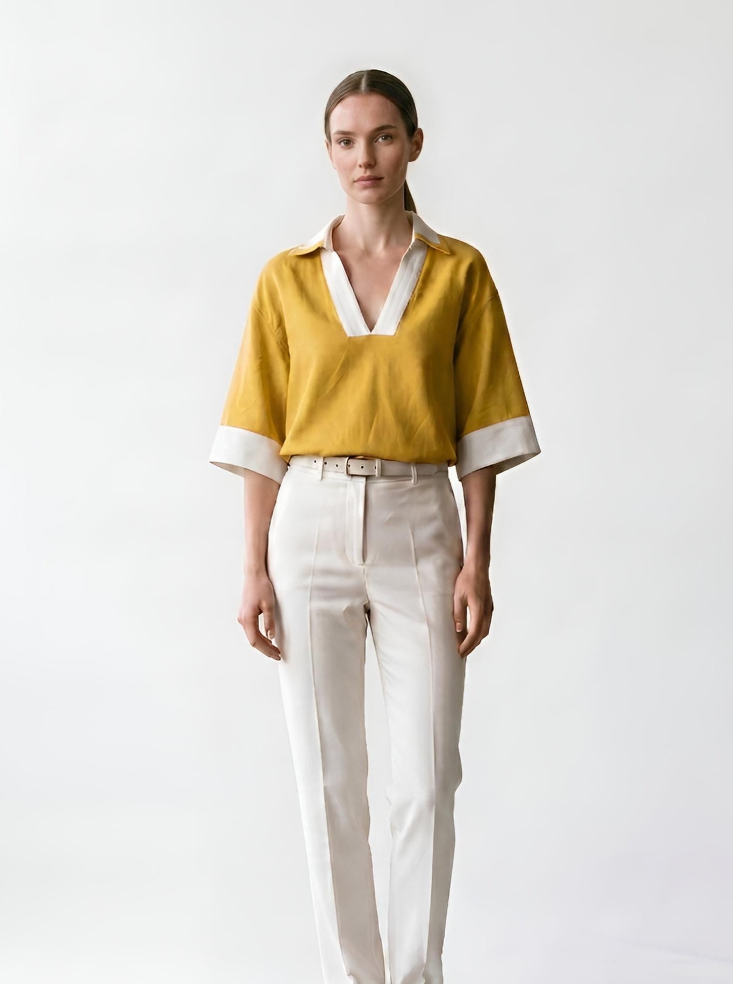 Blouse jaune et blanche contrastée - col V à revers - EscandelleParis - Devant
#couleur_jaune
