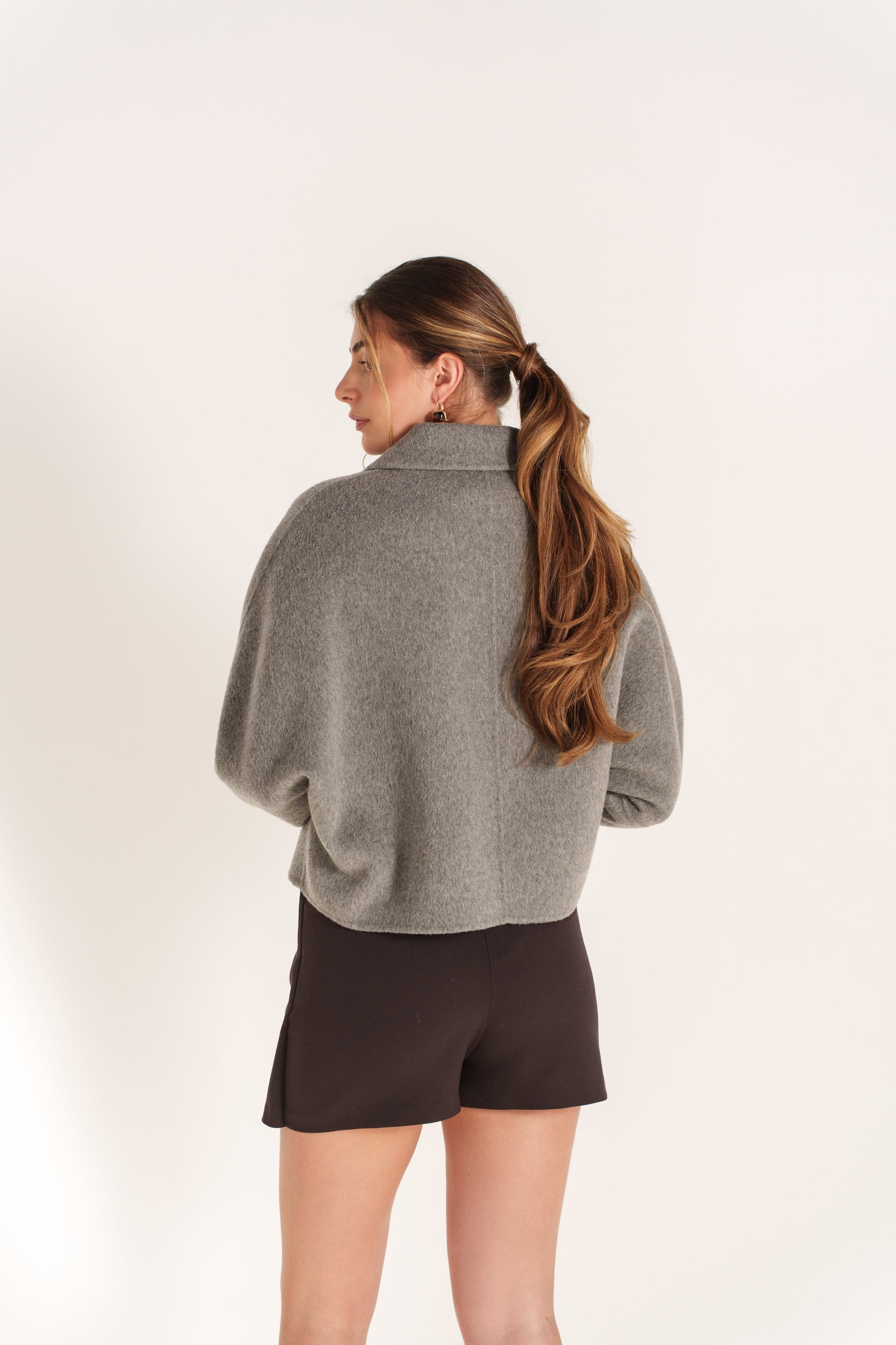CECILE veste courte laine bomber zippé gris femme - Escandelle Paris (dos)
#couleur_gris