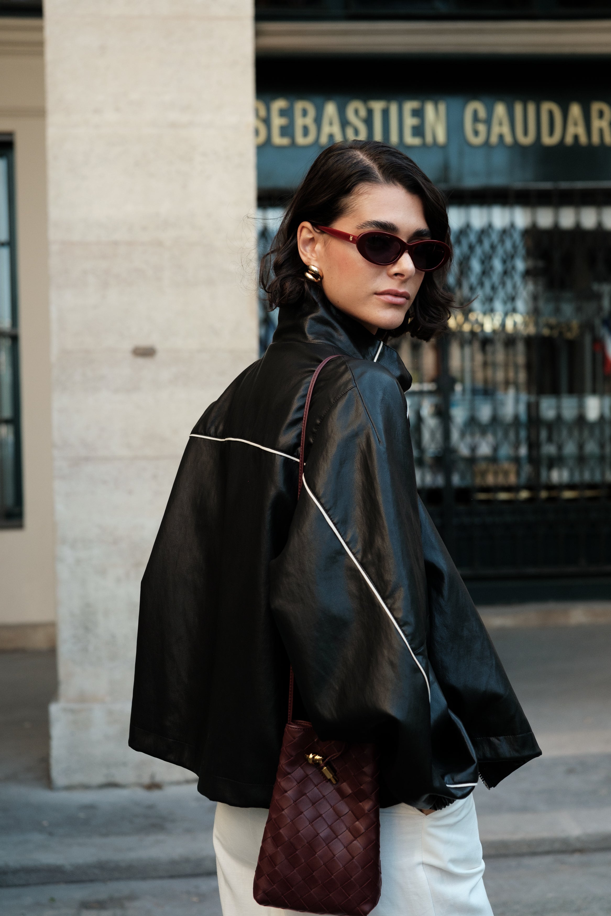 EMILIENNE blouson court similicuir col montant zippé noir femme - Escandelle Paris (dos)
#couleur_noir