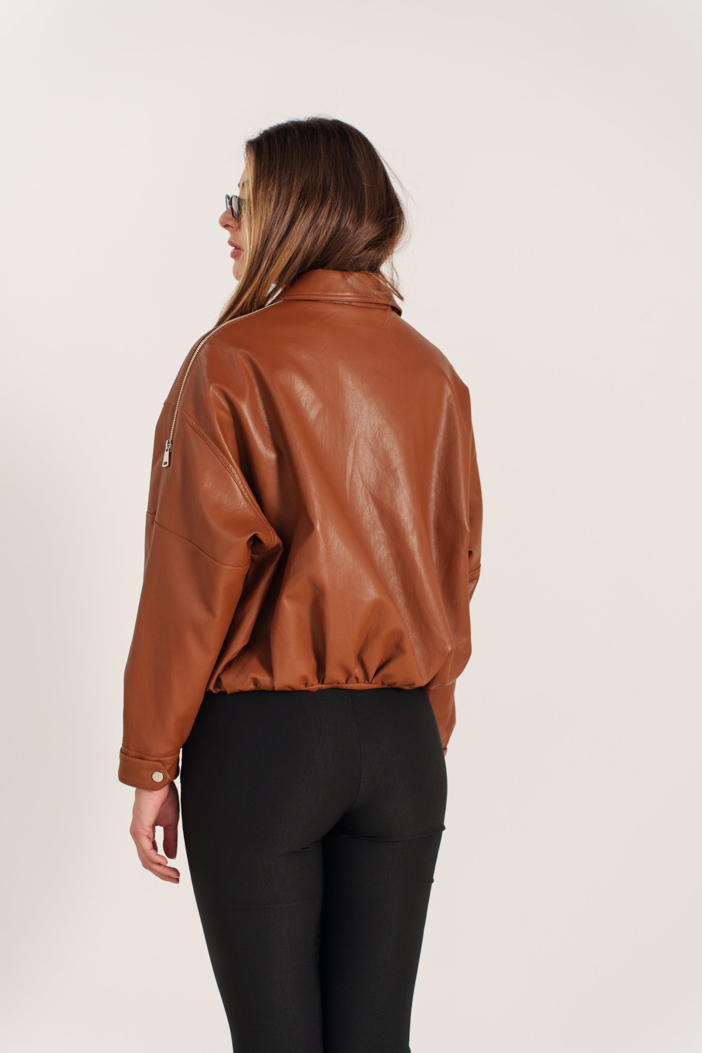LILIANE blouson bomber similicuir col montant camel femme - Escandelle Paris (dos)
#couleur_camel