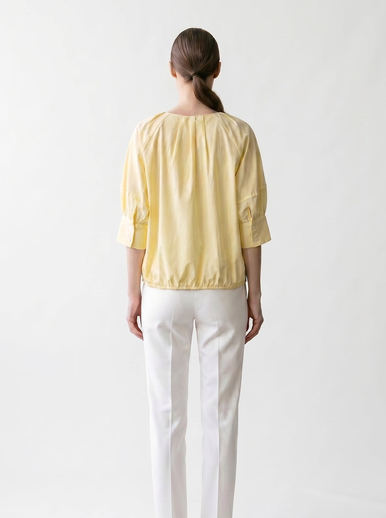 Blouse froncée - Manches 3/4 - Encolure arrondie - Découpes manches - Elastique bas - Boutonnière - EscandelleParis - Jaune- Dos
#couleur_jaune