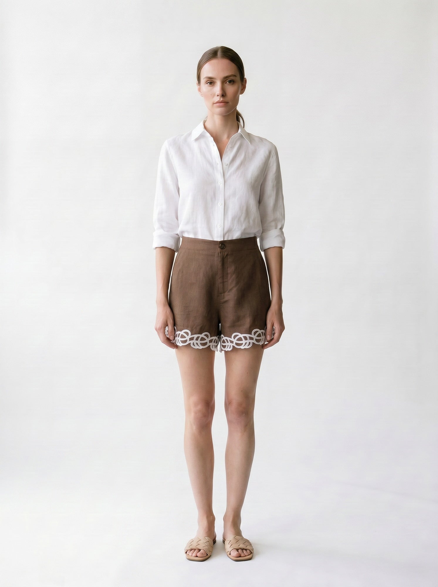 Short brodé - Poches et zip - EscandelleParis - Choco - Devant
#couleur_choco