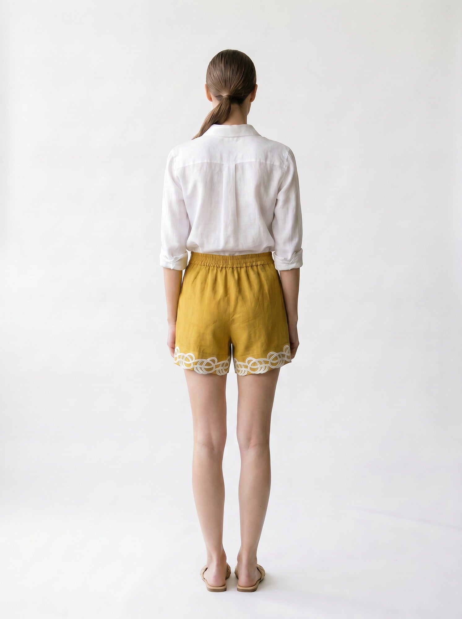 Short brodé - Poches et zip - EscandelleParis - jaune - Dos
#couleur_jaune