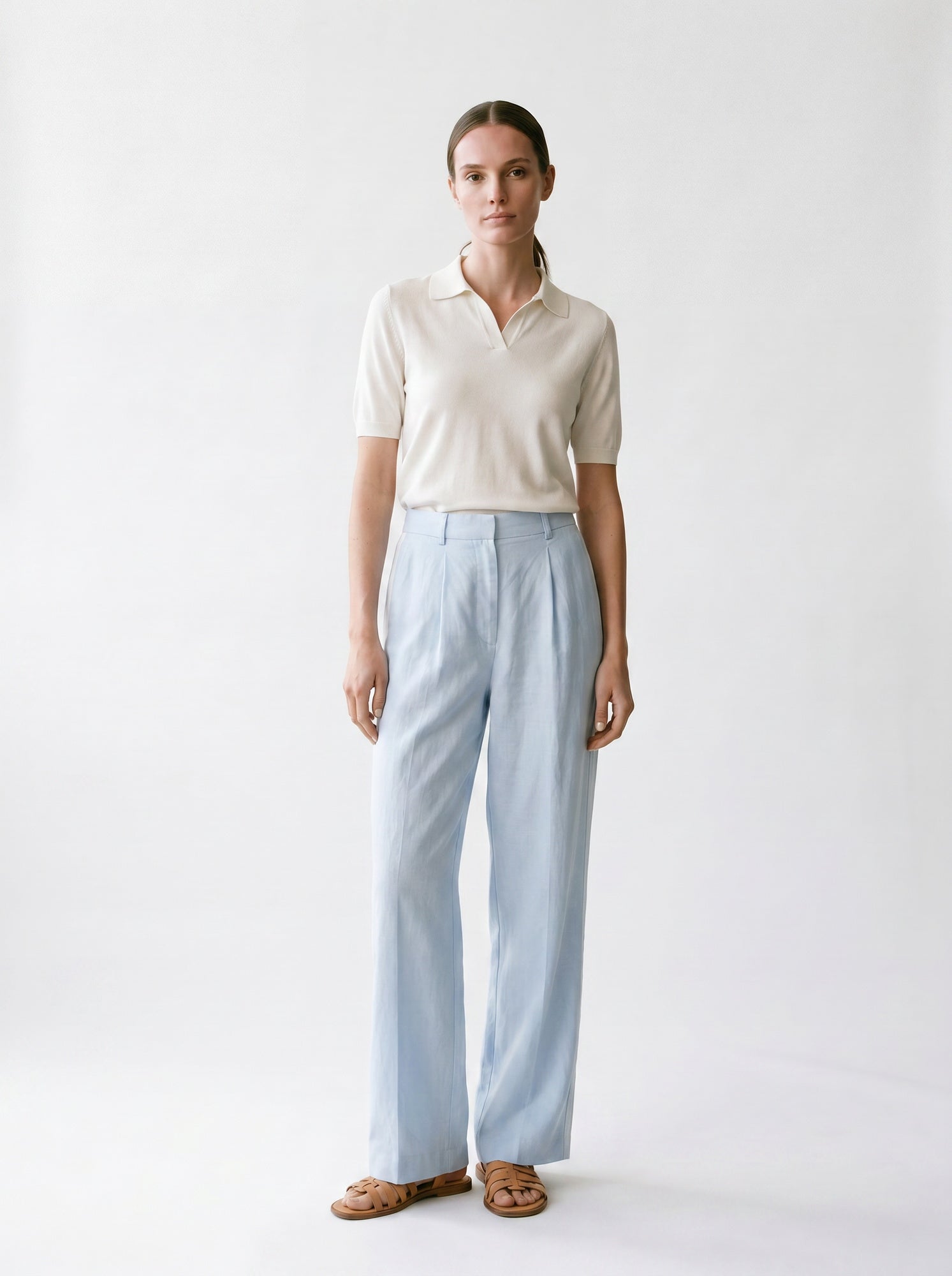 Pantalon droit - Passants et poches - Bande contrastée côté - Ciel & Blanc - EscandelleParis - Devant
#couleur_ciel