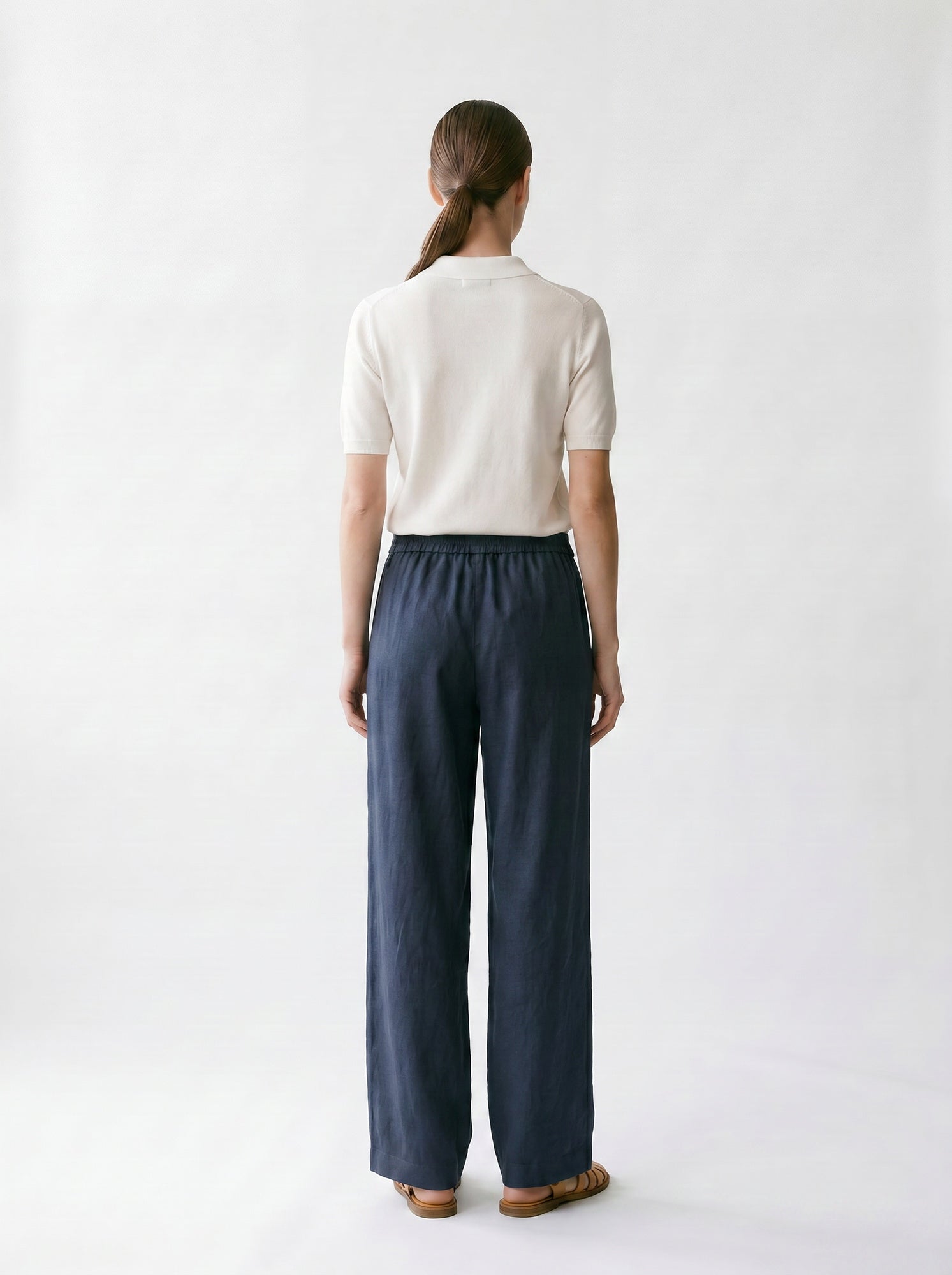 Pantalon droit - Passants et poches - Bande contrastée côté - Marine & Blanc - EscandelleParis - Dos
#couleur_marine