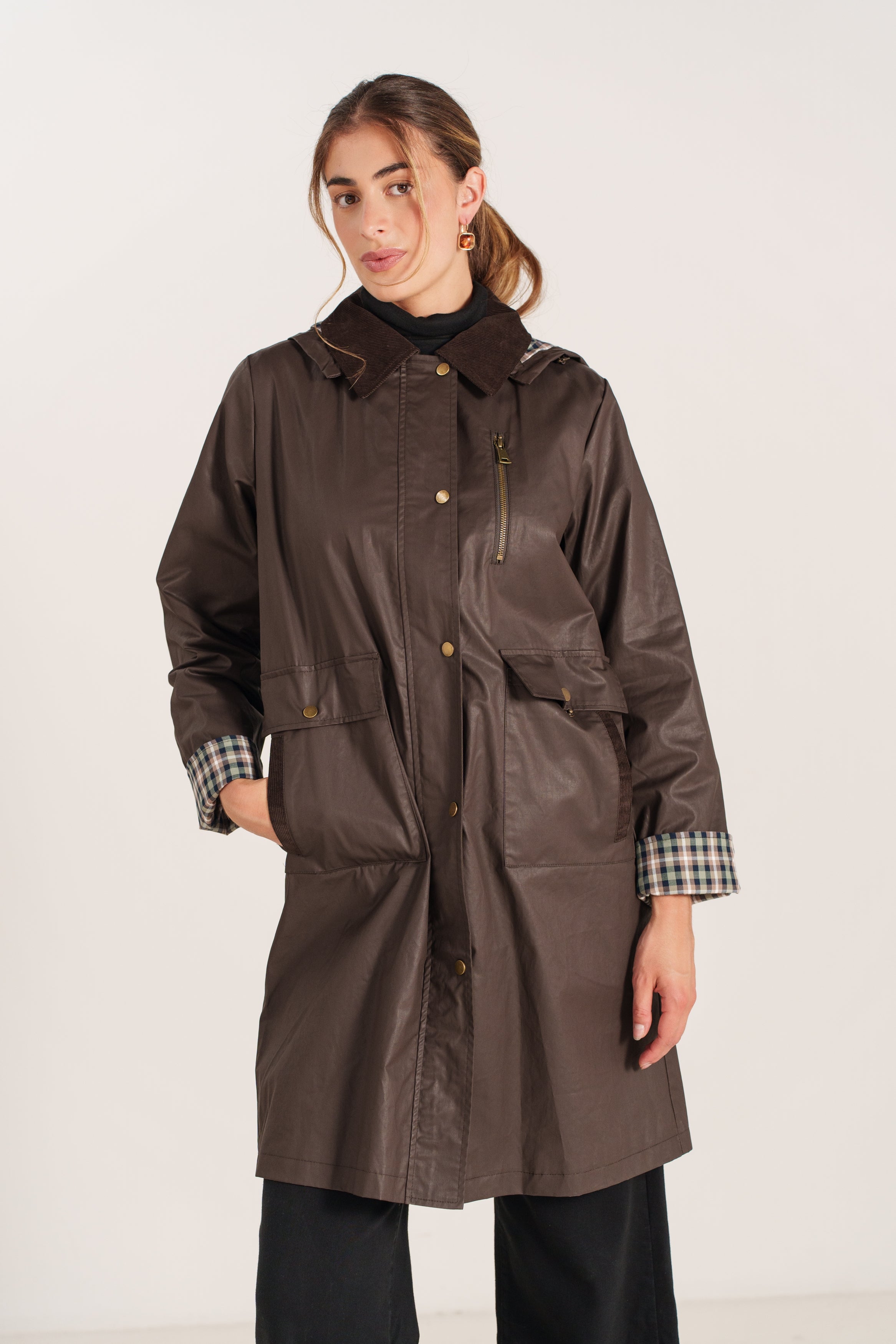 ANAEL veste longue coton bi-matière carreaux poches choco femme - Escandelle Paris (silhouette entière)
#couleur_choco