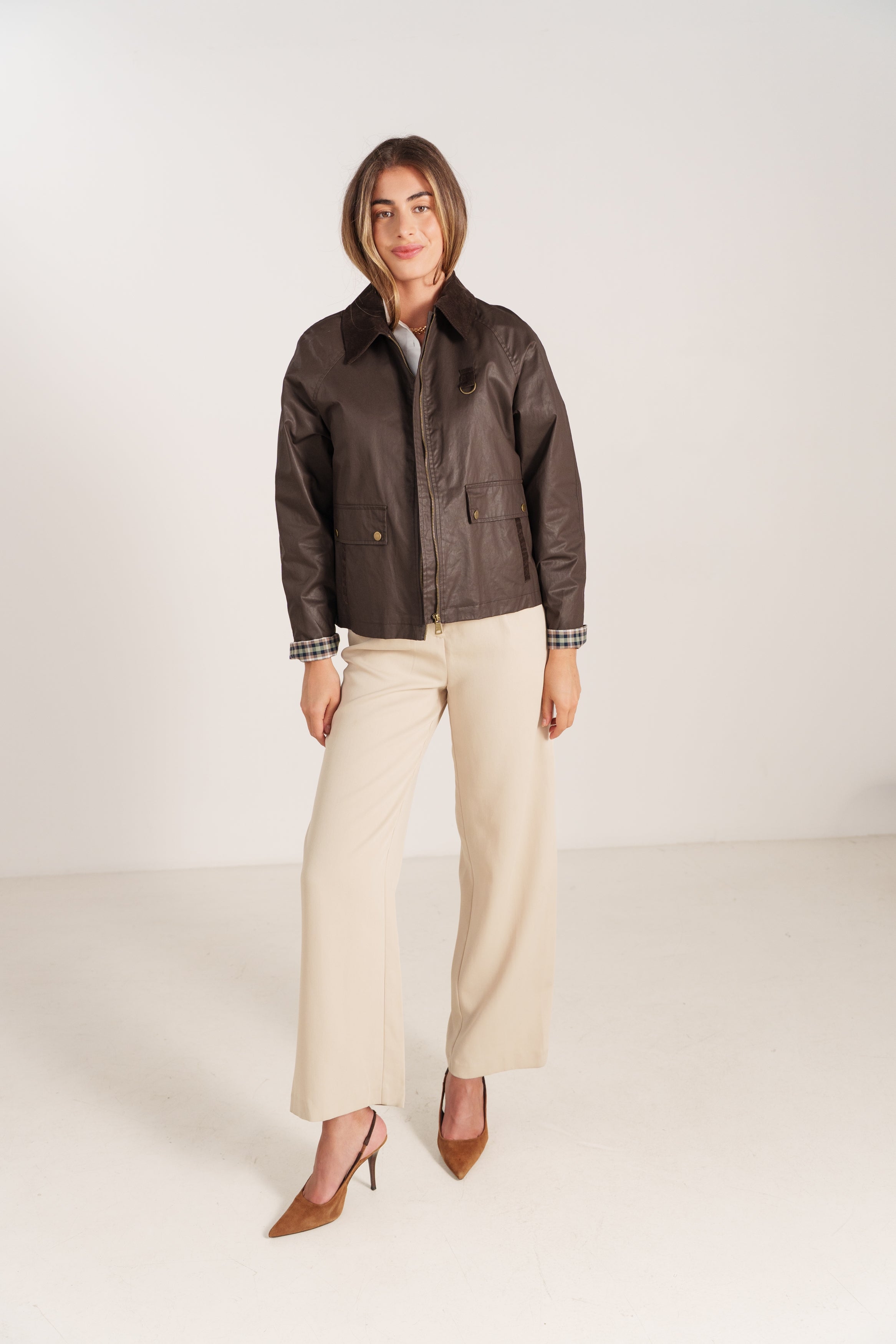 ELIANE veste courte déperlante col velours poignets tartan choco femme - Escandelle Paris (silhouette entière)
#couleur_choco