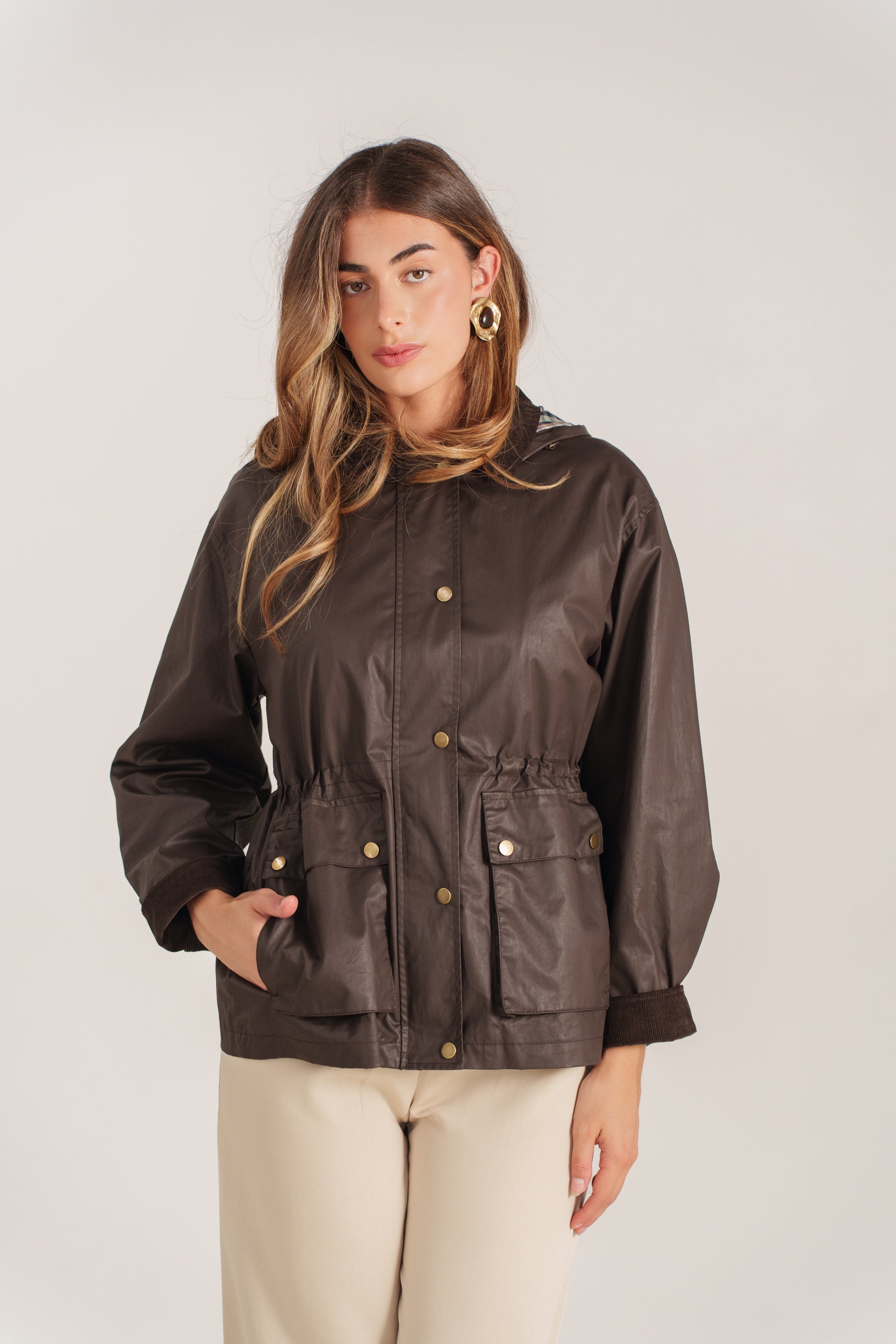 ELODIE veste mi-longue velours bi-matière capuche choco femme - Escandelle Paris (portrait)
#couleur_choco