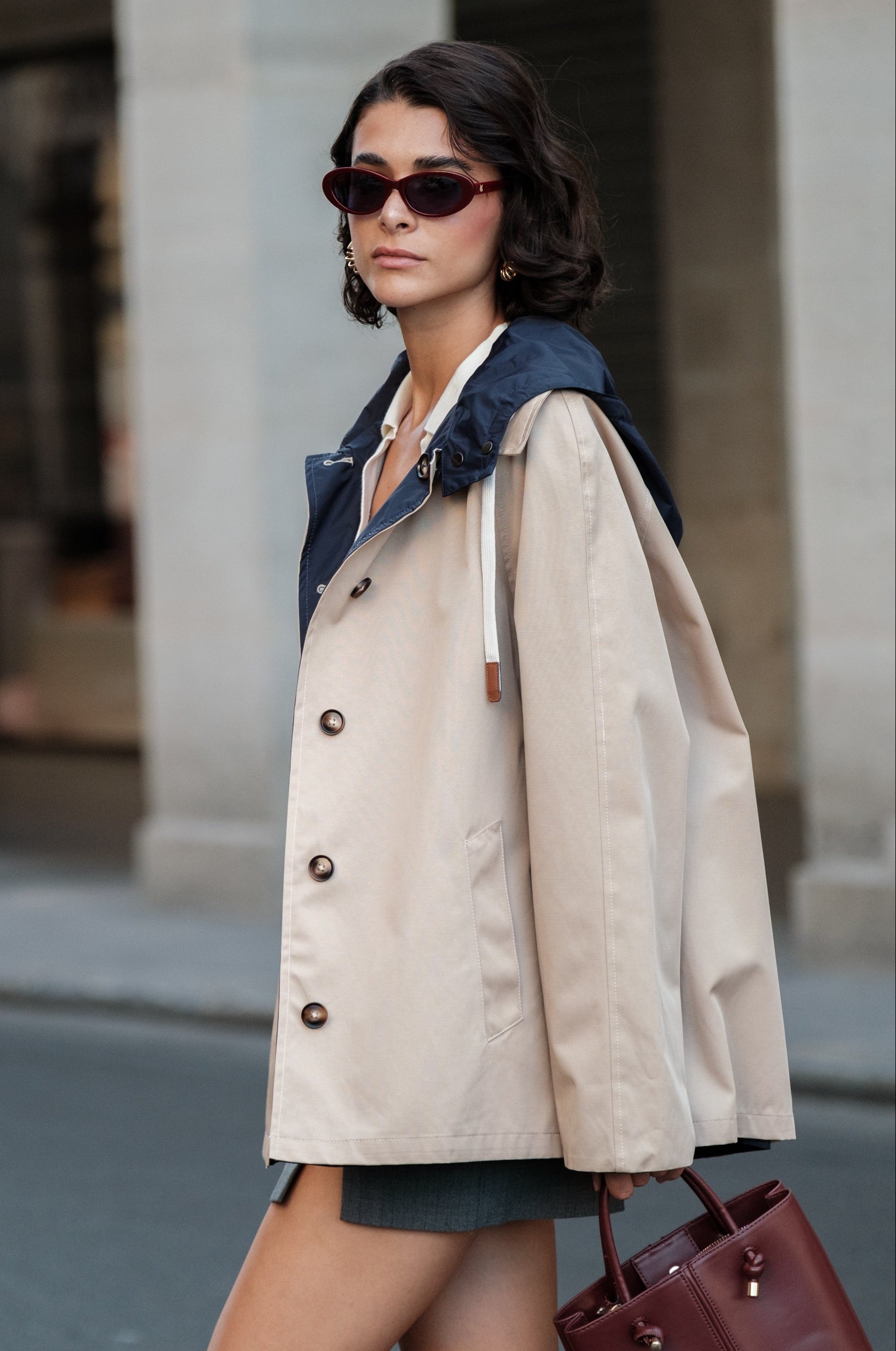 Veste femme réversible - parka femme automne - utilitywear - imperméable femme réversible - côté - Beige/Marine
#couleur_marine