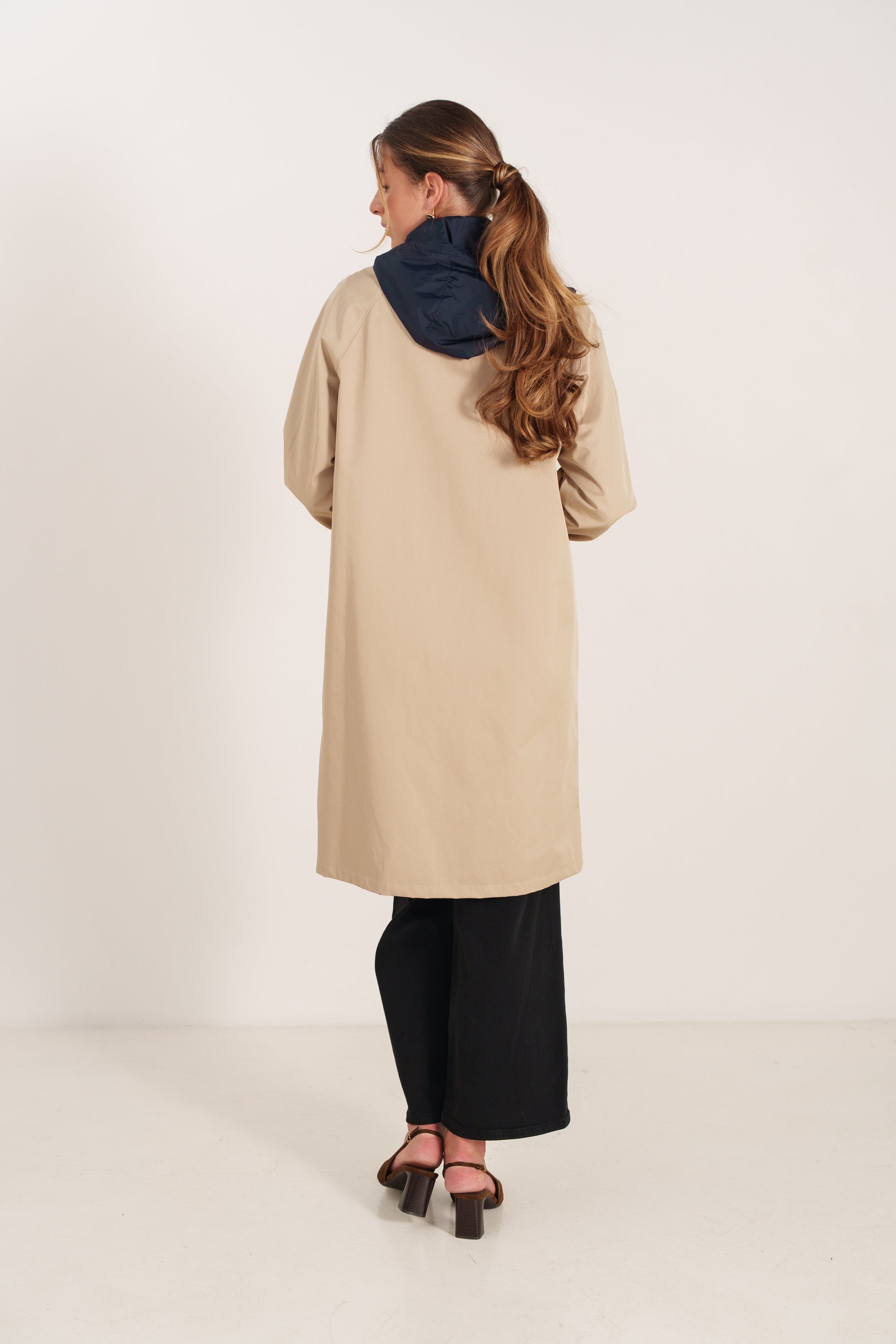 VENUS parka longue coton imperméable réversible marine femme - Escandelle Paris (dos)
#couleur_marine